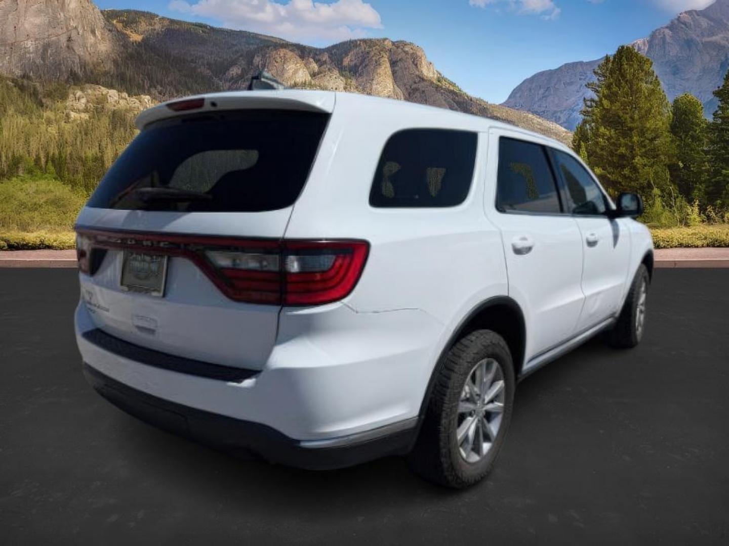 2017 Vice White Tri-Coat Pearl /Black Dodge Durango (1C4RDJAG5HC) with an Pentastar 36L V-6 DOHC engine, Automatic transmission, located at 1175 N Woodruff Ave, Idaho Falls, ID, 83401, 43.506901, -111.999657 - At Timberline Auto, finding a great deal on your next vehicle is always easy! Our experienced sales staff's goal is to help find you the right vehicle at the right price! Our knowledgeable finance department has options for almost any credit score. We offer extended service contract options to prote - Photo#5
