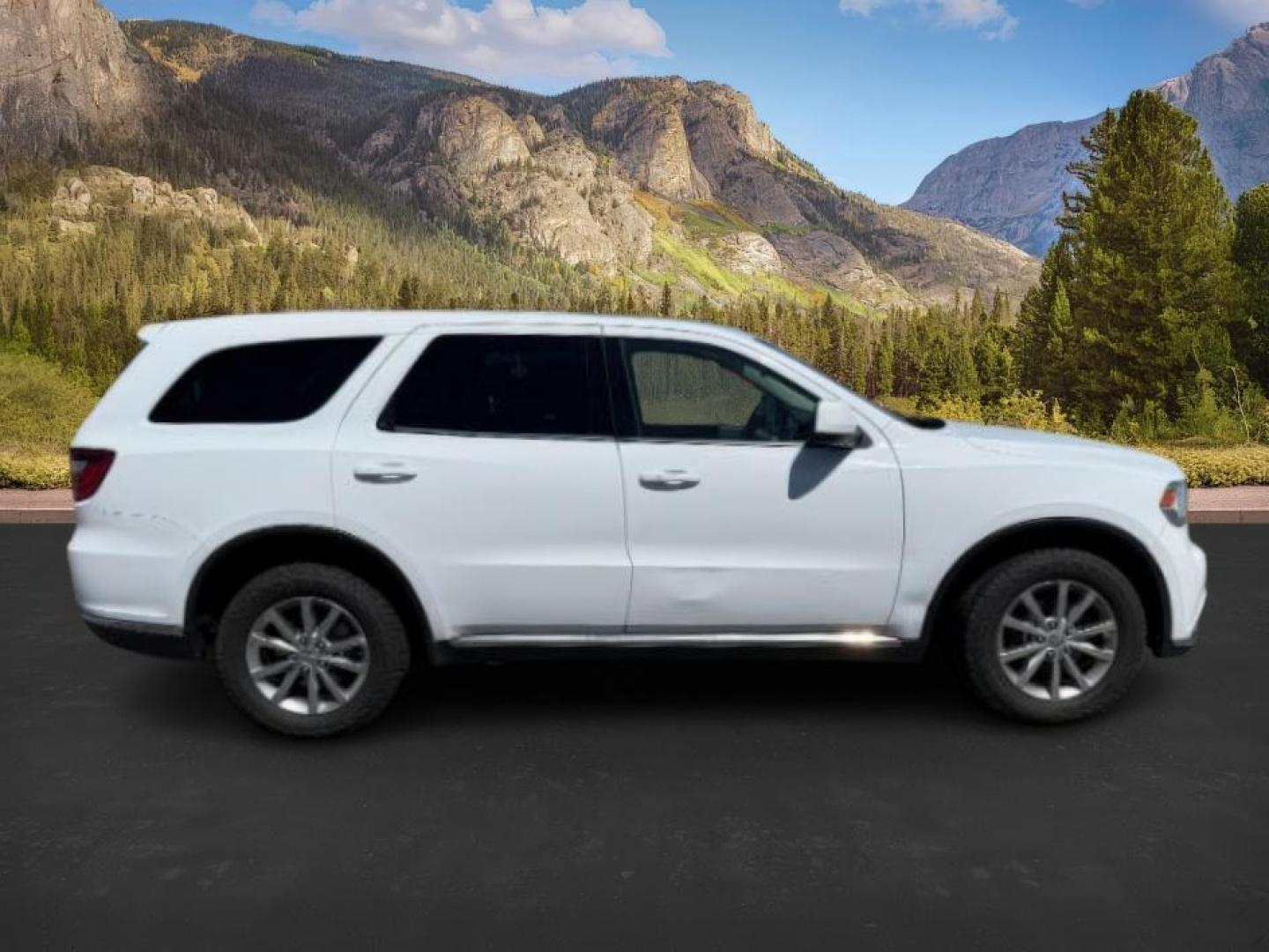 2017 Vice White Tri-Coat Pearl /Black Dodge Durango (1C4RDJAG5HC) with an Pentastar 36L V-6 DOHC engine, Automatic transmission, located at 1175 N Woodruff Ave, Idaho Falls, ID, 83401, 43.506901, -111.999657 - At Timberline Auto, finding a great deal on your next vehicle is always easy! Our experienced sales staff's goal is to help find you the right vehicle at the right price! Our knowledgeable finance department has options for almost any credit score. We offer extended service contract options to prote - Photo#6