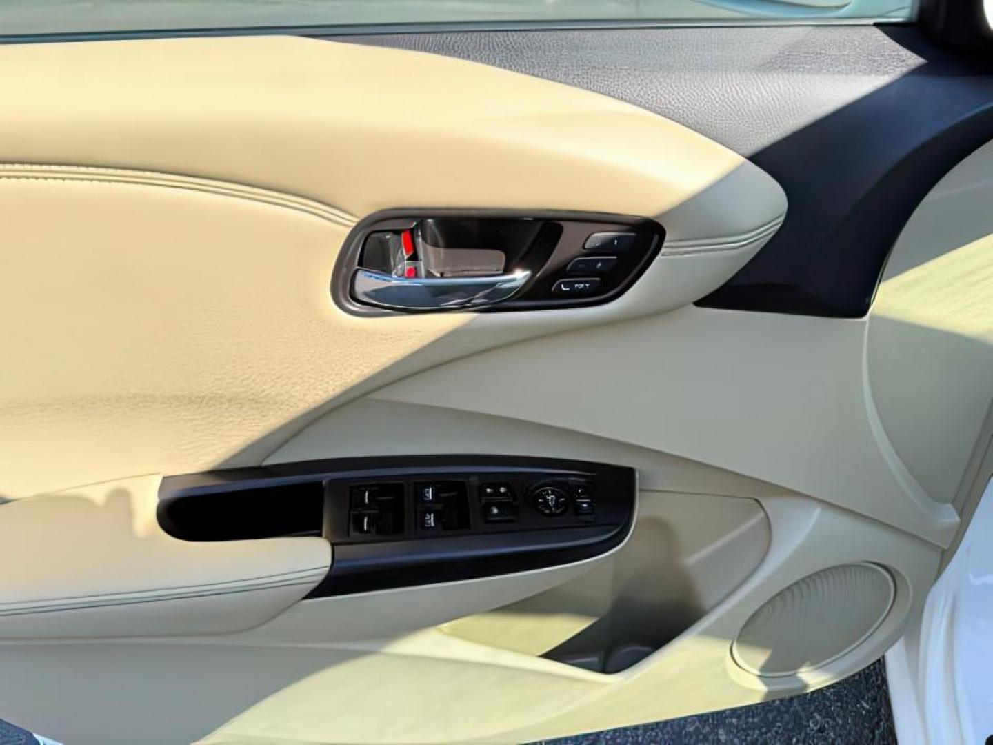 2016 White Diamond Pearl /Ebony Acura RDX (5J8TB4H30GL) with an 35L V-6 i-VTEC variable valve control engine, Automatic transmission, located at 1175 N Woodruff Ave, Idaho Falls, ID, 83401, 43.506901, -111.999657 - At Timberline Auto, finding a great deal on your next vehicle is always easy! Our experienced sales staff's goal is to help find you the right vehicle at the right price! Our knowledgeable finance department has options for almost any credit score. We offer extended service contract options to prote - Photo#18