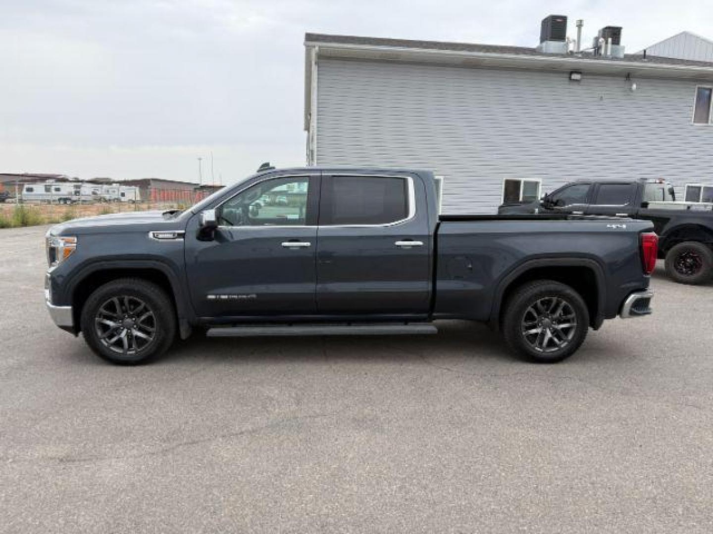 2020 GRAY /Jet Black GMC Sierra 1500 (1GTU9DETXLZ) with an Duramax 3L I-6 diesel direct injection engine, Automatic transmission, located at 1175 N Woodruff Ave, Idaho Falls, ID, 83401, 43.506901, -111.999657 - At Timberline Auto, finding a great deal on your next vehicle is always easy! Our experienced sales staff's goal is to help find you the right vehicle at the right price! Our knowledgeable finance department has options for almost any credit score. We offer extended service contract options to prote - Photo#26