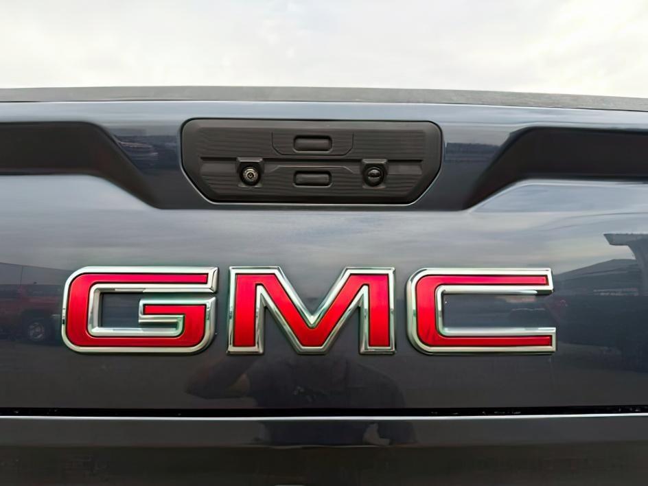 2020 GRAY /Jet Black GMC Sierra 1500 (1GTU9DETXLZ) with an Duramax 3L I-6 diesel direct injection engine, Automatic transmission, located at 1175 N Woodruff Ave, Idaho Falls, ID, 83401, 43.506901, -111.999657 - At Timberline Auto, finding a great deal on your next vehicle is always easy! Our experienced sales staff's goal is to help find you the right vehicle at the right price! Our knowledgeable finance department has options for almost any credit score. We offer extended service contract options to prote - Photo#4