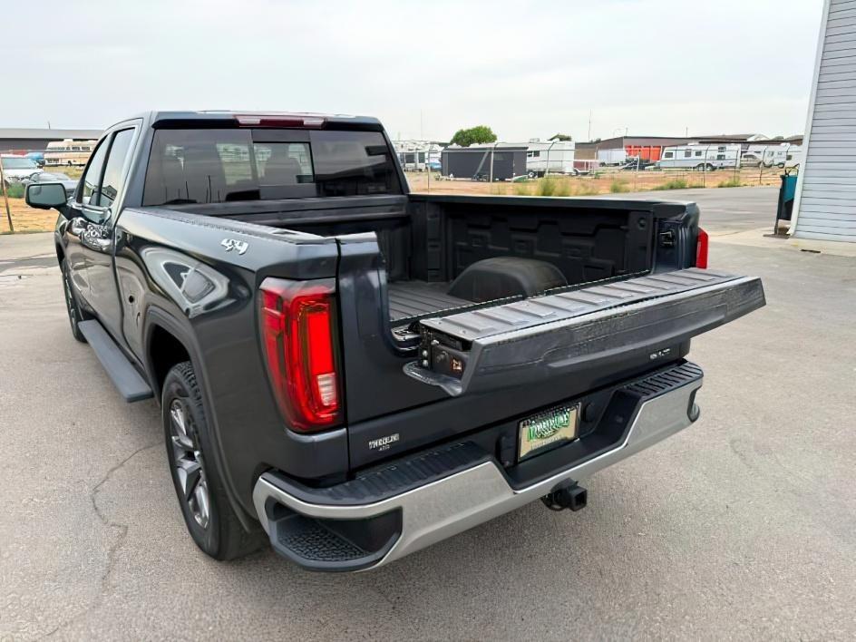 2020 GRAY /Jet Black GMC Sierra 1500 (1GTU9DETXLZ) with an Duramax 3L I-6 diesel direct injection engine, Automatic transmission, located at 1175 N Woodruff Ave, Idaho Falls, ID, 83401, 43.506901, -111.999657 - At Timberline Auto, finding a great deal on your next vehicle is always easy! Our experienced sales staff's goal is to help find you the right vehicle at the right price! Our knowledgeable finance department has options for almost any credit score. We offer extended service contract options to prote - Photo#5