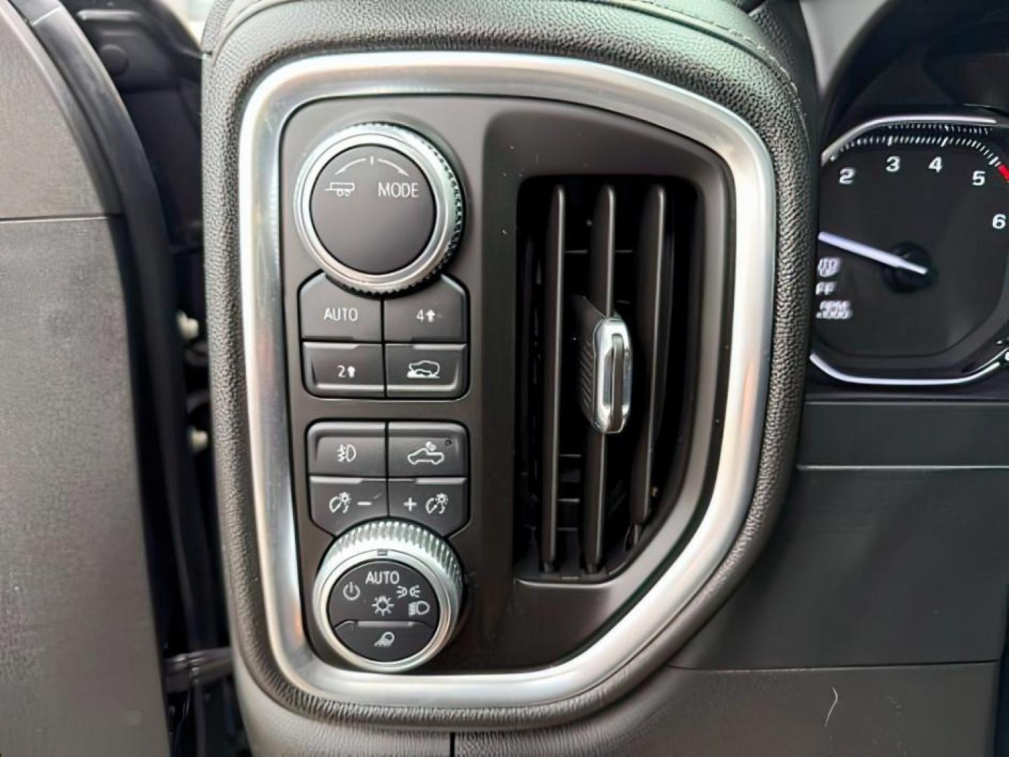2020 GRAY /Jet Black GMC Sierra 1500 (1GTU9DETXLZ) with an Duramax 3L I-6 diesel direct injection engine, Automatic transmission, located at 1175 N Woodruff Ave, Idaho Falls, ID, 83401, 43.506901, -111.999657 - At Timberline Auto, finding a great deal on your next vehicle is always easy! Our experienced sales staff's goal is to help find you the right vehicle at the right price! Our knowledgeable finance department has options for almost any credit score. We offer extended service contract options to prote - Photo#18