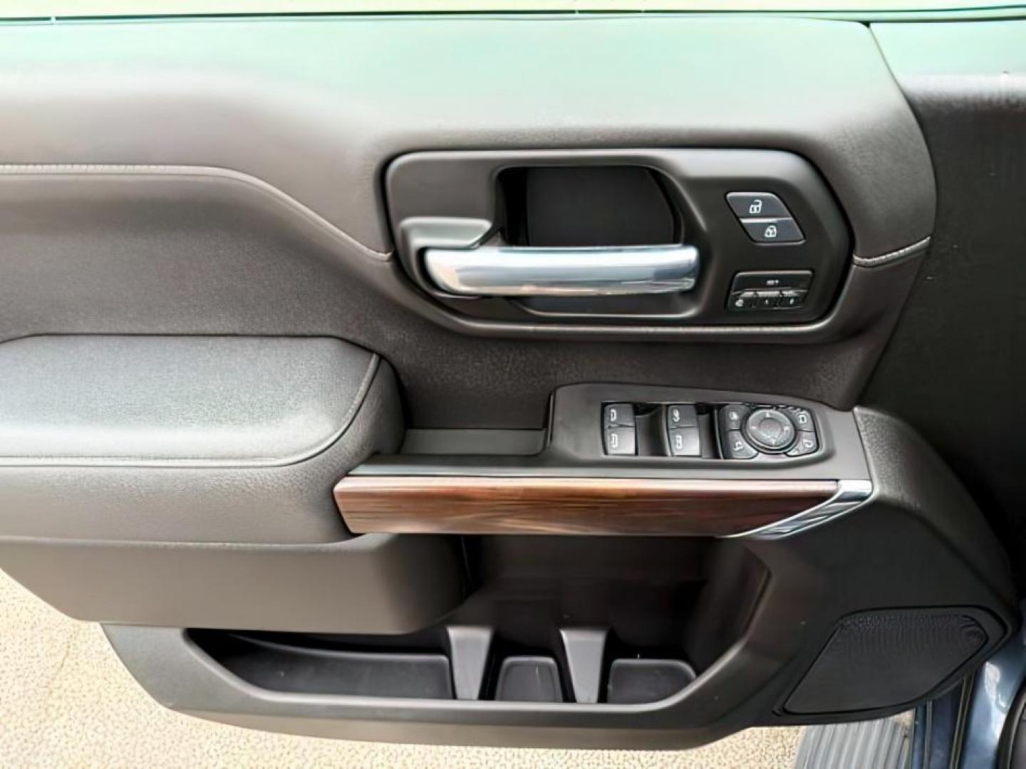 2020 GRAY /Jet Black GMC Sierra 1500 (1GTU9DETXLZ) with an Duramax 3L I-6 diesel direct injection engine, Automatic transmission, located at 1175 N Woodruff Ave, Idaho Falls, ID, 83401, 43.506901, -111.999657 - At Timberline Auto, finding a great deal on your next vehicle is always easy! Our experienced sales staff's goal is to help find you the right vehicle at the right price! Our knowledgeable finance department has options for almost any credit score. We offer extended service contract options to prote - Photo#20