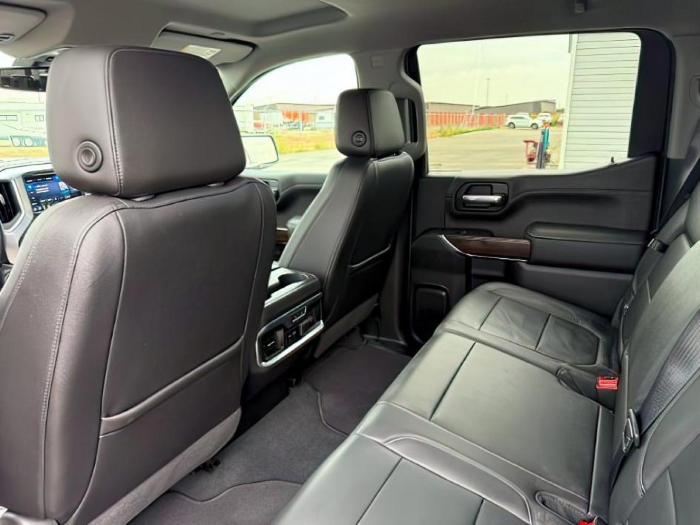 2020 GRAY /Jet Black GMC Sierra 1500 (1GTU9DETXLZ) with an Duramax 3L I-6 diesel direct injection engine, Automatic transmission, located at 1175 N Woodruff Ave, Idaho Falls, ID, 83401, 43.506901, -111.999657 - At Timberline Auto, finding a great deal on your next vehicle is always easy! Our experienced sales staff's goal is to help find you the right vehicle at the right price! Our knowledgeable finance department has options for almost any credit score. We offer extended service contract options to prote - Photo#23