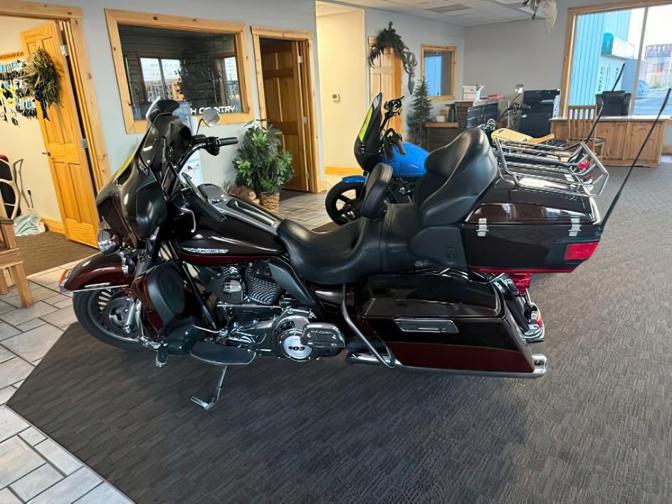 2011 BROWN Harley-Davidson Electra Glide Ultra Limited (1HD1KEM12BB) , Manual transmission, located at 1175 N Woodruff Ave, Idaho Falls, ID, 83401, 43.506901, -111.999657 - REDUCED PRICE!! Turn every highway into an adventure with this 2011 Harley-Davidson Electra Glide Limited! Built for riders who demand comfort, power, and iconic Harley-Davidson style, this touring bike is ready to hit the open road. - Powerful Harley-Davidson V-Twin Engine - Premium Touring Comfo - Photo#1