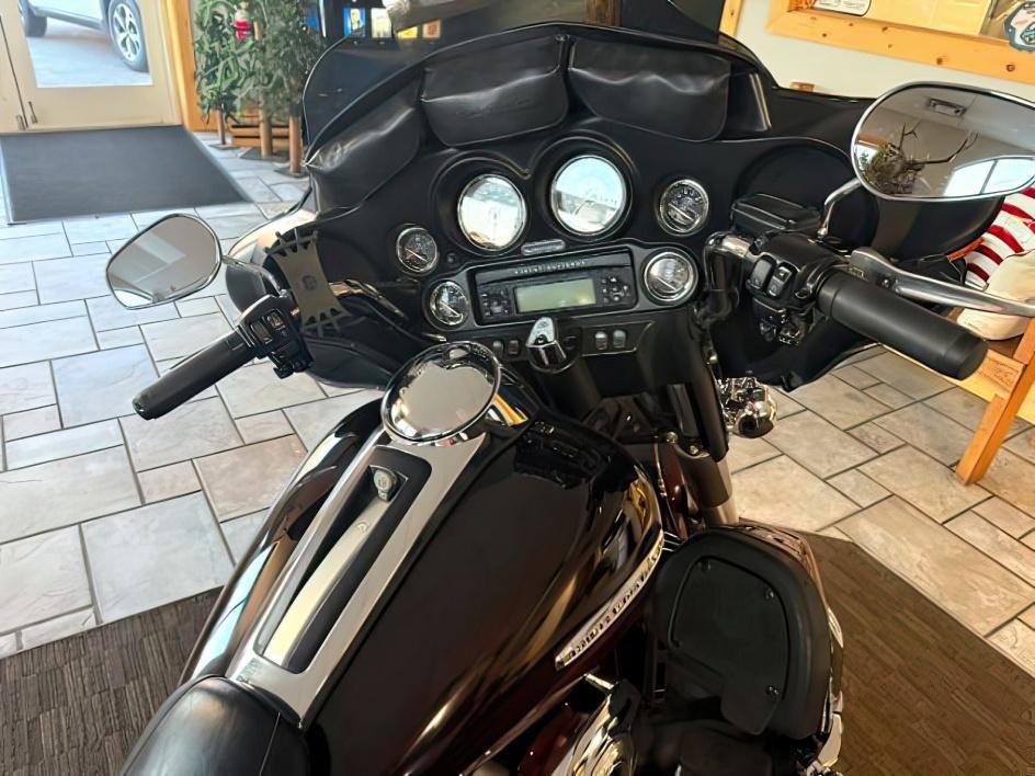 2011 BROWN Harley-Davidson Electra Glide Ultra Limited (1HD1KEM12BB) , Manual transmission, located at 1175 N Woodruff Ave, Idaho Falls, ID, 83401, 43.506901, -111.999657 - REDUCED PRICE!! Turn every highway into an adventure with this 2011 Harley-Davidson Electra Glide Limited! Built for riders who demand comfort, power, and iconic Harley-Davidson style, this touring bike is ready to hit the open road. - Powerful Harley-Davidson V-Twin Engine - Premium Touring Comfo - Photo#3