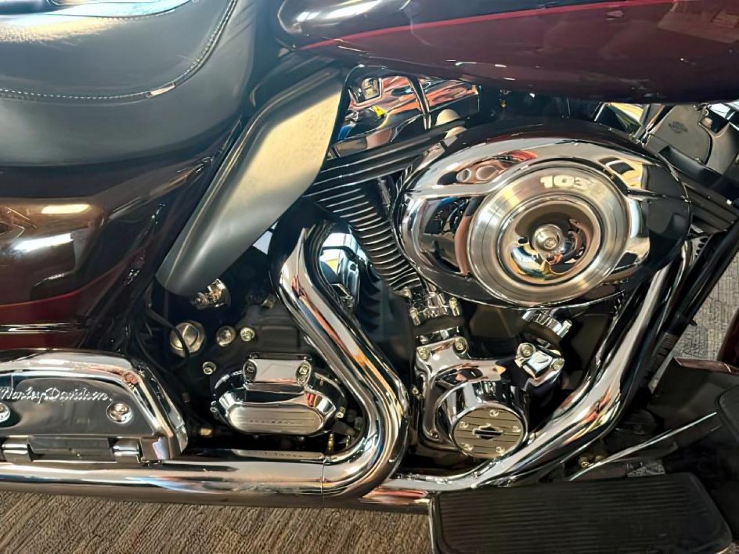 2011 DEEP CHERRY Harley-Davidson Electra Glide Ultra Limited (1HD1KEM12BB) , Manual transmission, located at 1175 N Woodruff Ave, Idaho Falls, ID, 83401, 43.506901, -111.999657 - At Timberline Auto, finding a great deal on your next vehicle is always easy! Our experienced sales staff's goal is to help find you the right vehicle at the right price! Our knowledgeable finance department has options for almost any credit score. We offer extended service contract options to prote - Photo#4