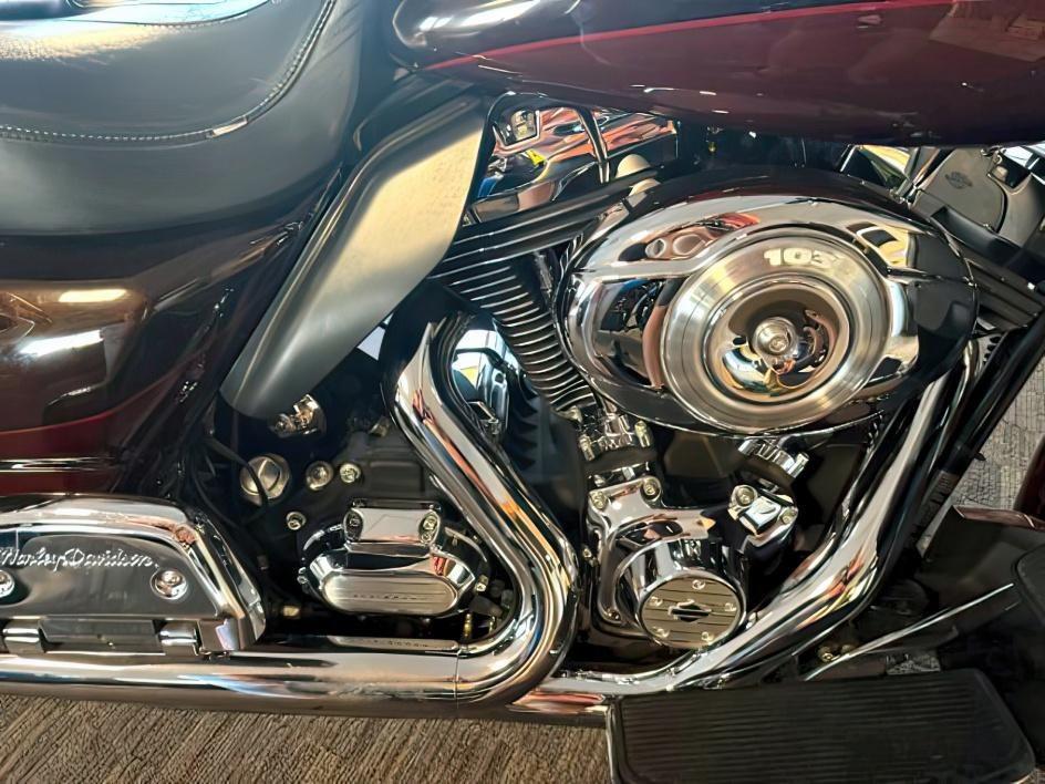 2011 BROWN Harley-Davidson Electra Glide Ultra Limited (1HD1KEM12BB) , Manual transmission, located at 1175 N Woodruff Ave, Idaho Falls, ID, 83401, 43.506901, -111.999657 - REDUCED PRICE!! Turn every highway into an adventure with this 2011 Harley-Davidson Electra Glide Limited! Built for riders who demand comfort, power, and iconic Harley-Davidson style, this touring bike is ready to hit the open road. - Powerful Harley-Davidson V-Twin Engine - Premium Touring Comfo - Photo#4