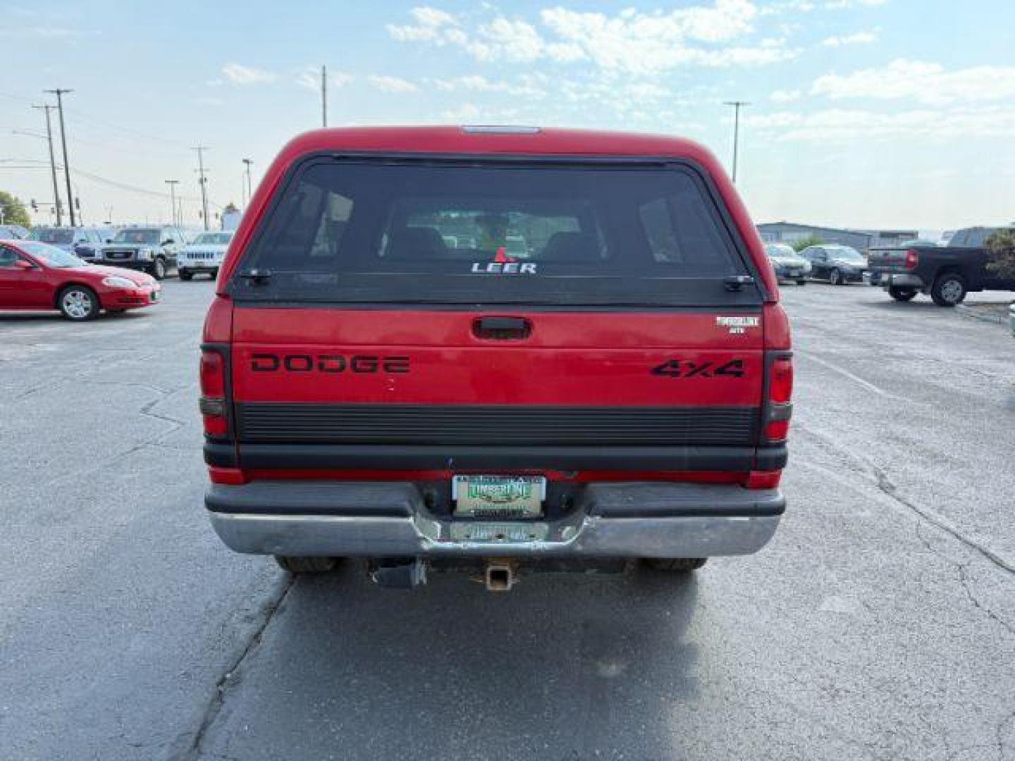 2001 RED /Mist Gray Cloth Dodge Ram 1500 (3B7HF13Y81G) with an 52L V8 OHV 16V engine, Automatic transmission, located at 1175 N Woodruff Ave, Idaho Falls, ID, 83401, 43.506901, -111.999657 - At Timberline Auto, finding a great deal on your next vehicle is always easy! Our experienced sales staff's goal is to help find you the right vehicle at the right price! Our knowledgeable finance department has options for almost any credit score. We offer extended service contract options to prote - Photo#3