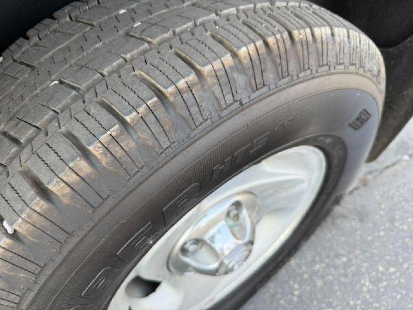 2001 RED /Mist Gray Cloth Dodge Ram 1500 (3B7HF13Y81G) with an 52L V8 OHV 16V engine, Automatic transmission, located at 1175 N Woodruff Ave, Idaho Falls, ID, 83401, 43.506901, -111.999657 - At Timberline Auto, finding a great deal on your next vehicle is always easy! Our experienced sales staff's goal is to help find you the right vehicle at the right price! Our knowledgeable finance department has options for almost any credit score. We offer extended service contract options to prote - Photo#8