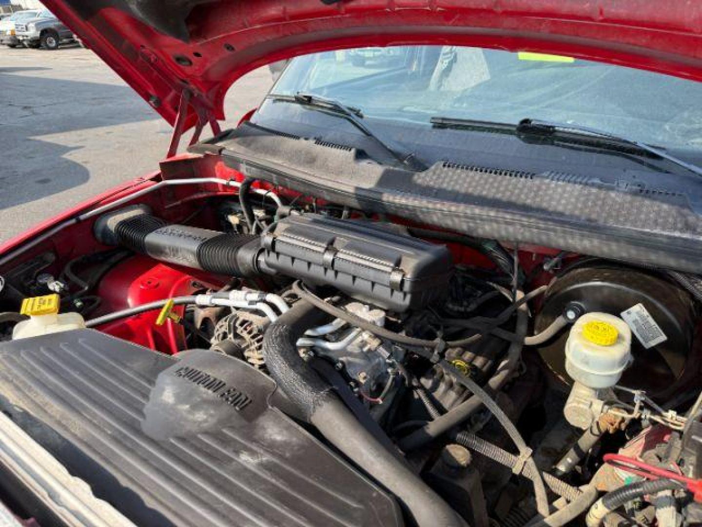 2001 RED /Mist Gray Cloth Dodge Ram 1500 (3B7HF13Y81G) with an 52L V8 OHV 16V engine, Automatic transmission, located at 1175 N Woodruff Ave, Idaho Falls, ID, 83401, 43.506901, -111.999657 - At Timberline Auto, finding a great deal on your next vehicle is always easy! Our experienced sales staff's goal is to help find you the right vehicle at the right price! Our knowledgeable finance department has options for almost any credit score. We offer extended service contract options to prote - Photo#18