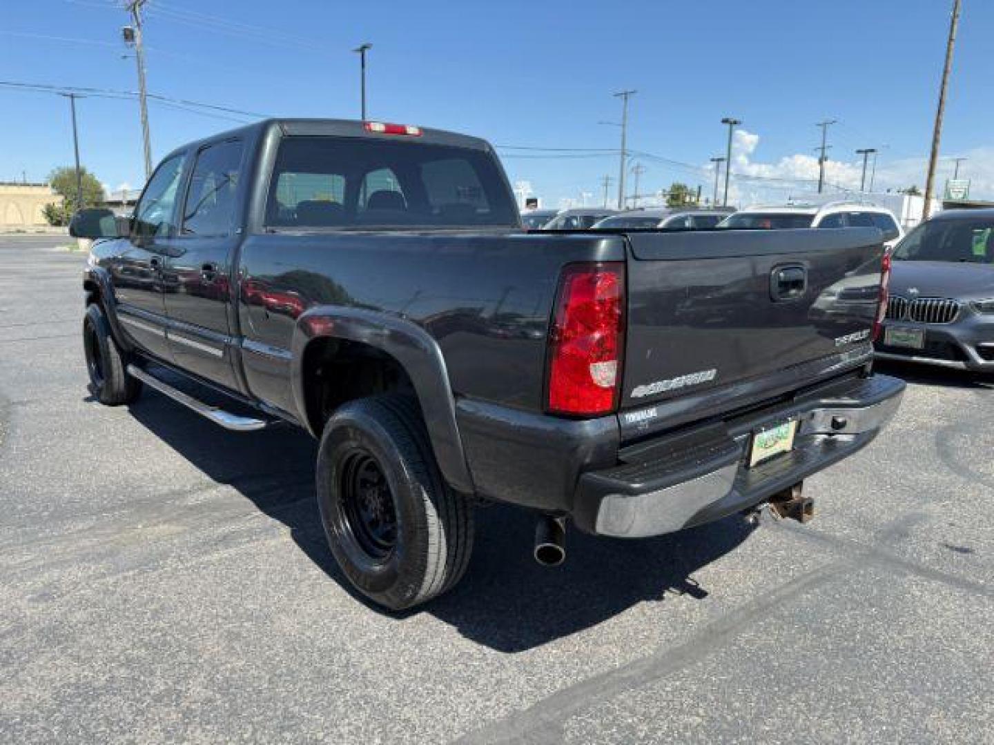 2005 Black /Dark Charcoal Chevrolet Silverado 2500HD (1GCHC23U55F) with an Vortec 6L V-8 regular unleaded engine, Automatic transmission, located at 1175 N Woodruff Ave, Idaho Falls, ID, 83401, 43.506901, -111.999657 - At Timberline Auto, finding a great deal on your next vehicle is always easy! Our experienced sales staff's goal is to help find you the right vehicle at the right price! Our knowledgeable finance department has options for almost any credit score. We offer extended service contract options to prote - Photo#21