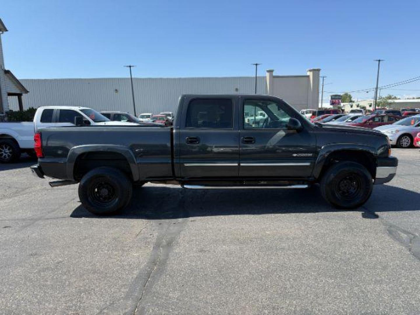 2005 Black /Dark Charcoal Chevrolet Silverado 2500HD (1GCHC23U55F) with an Vortec 6L V-8 regular unleaded engine, Automatic transmission, located at 1175 N Woodruff Ave, Idaho Falls, ID, 83401, 43.506901, -111.999657 - At Timberline Auto, finding a great deal on your next vehicle is always easy! Our experienced sales staff's goal is to help find you the right vehicle at the right price! Our knowledgeable finance department has options for almost any credit score. We offer extended service contract options to prote - Photo#24