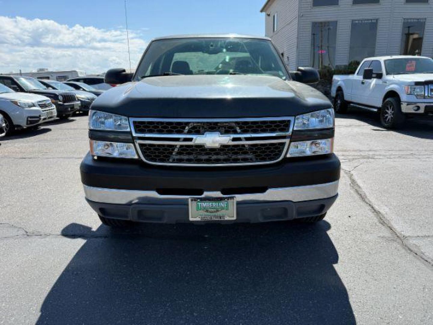 2005 Black /Dark Charcoal Chevrolet Silverado 2500HD (1GCHC23U55F) with an Vortec 6L V-8 regular unleaded engine, Automatic transmission, located at 1175 N Woodruff Ave, Idaho Falls, ID, 83401, 43.506901, -111.999657 - At Timberline Auto, finding a great deal on your next vehicle is always easy! Our experienced sales staff's goal is to help find you the right vehicle at the right price! Our knowledgeable finance department has options for almost any credit score. We offer extended service contract options to prote - Photo#26
