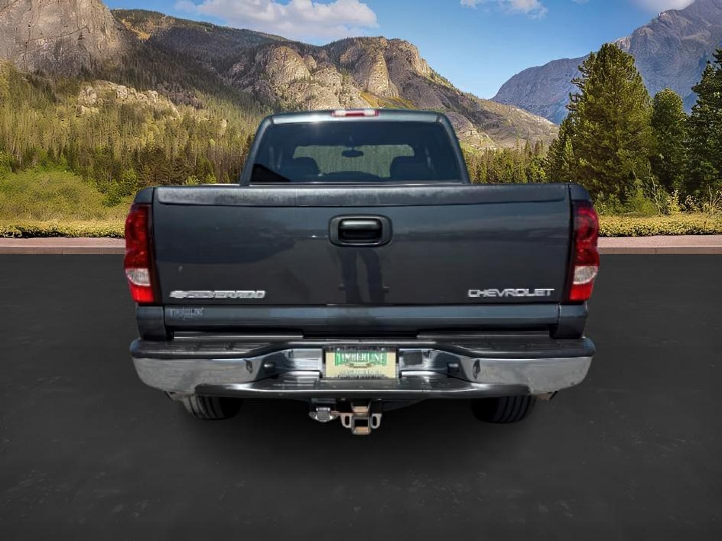 2005 Black /Dark Charcoal Chevrolet Silverado 2500HD (1GCHC23U55F) with an Vortec 6L V-8 regular unleaded engine, Automatic transmission, located at 1175 N Woodruff Ave, Idaho Falls, ID, 83401, 43.506901, -111.999657 - At Timberline Auto, finding a great deal on your next vehicle is always easy! Our experienced sales staff's goal is to help find you the right vehicle at the right price! Our knowledgeable finance department has options for almost any credit score. We offer extended service contract options to prote - Photo#3