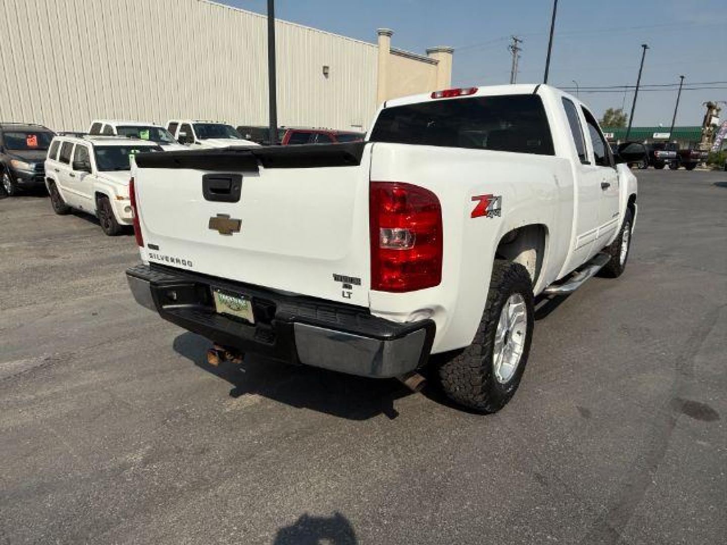 2011 Summit White /Ebony Chevrolet Silverado 1500 (1GCRKSE32BZ) with an 53L V8 engine, Automatic transmission, located at 1175 N Woodruff Ave, Idaho Falls, ID, 83401, 43.506901, -111.999657 - At Timberline Auto, finding a great deal on your next vehicle is always easy! Our experienced sales staff's goal is to help find you the right vehicle at the right price! Our knowledgeable finance department has options for almost any credit score. We offer extended service contract options to prote - Photo#22