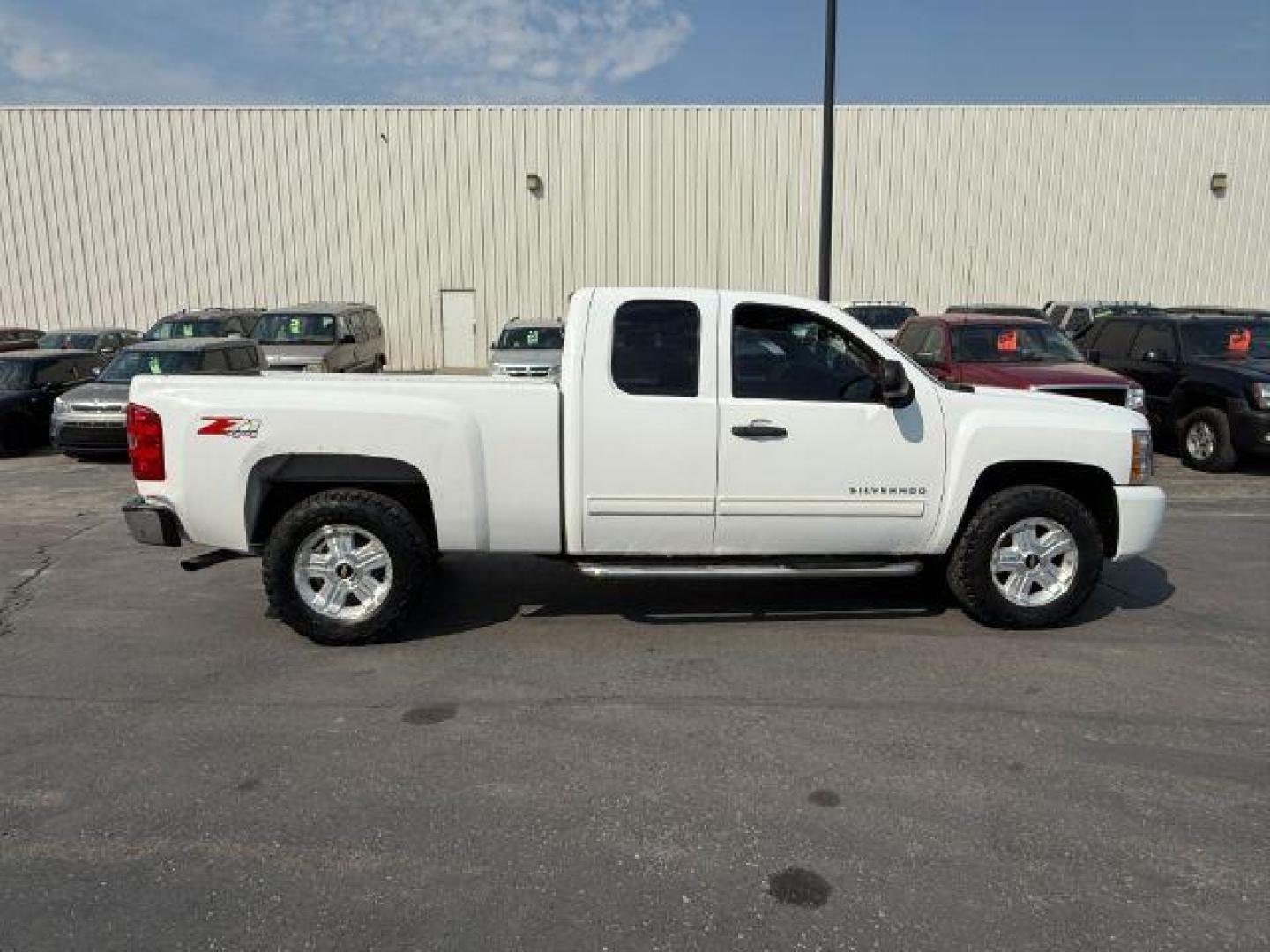 2011 Summit White /Ebony Chevrolet Silverado 1500 (1GCRKSE32BZ) with an 53L V8 engine, Automatic transmission, located at 1175 N Woodruff Ave, Idaho Falls, ID, 83401, 43.506901, -111.999657 - At Timberline Auto, finding a great deal on your next vehicle is always easy! Our experienced sales staff's goal is to help find you the right vehicle at the right price! Our knowledgeable finance department has options for almost any credit score. We offer extended service contract options to prote - Photo#23