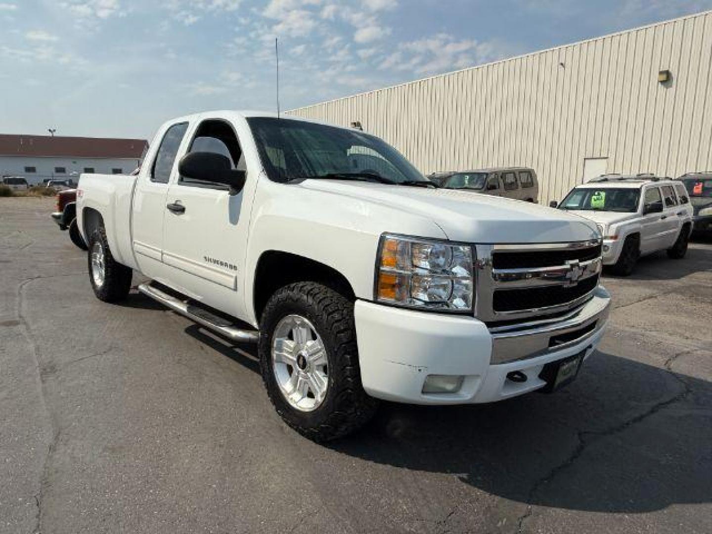 2011 Summit White /Ebony Chevrolet Silverado 1500 (1GCRKSE32BZ) with an 53L V8 engine, Automatic transmission, located at 1175 N Woodruff Ave, Idaho Falls, ID, 83401, 43.506901, -111.999657 - At Timberline Auto, finding a great deal on your next vehicle is always easy! Our experienced sales staff's goal is to help find you the right vehicle at the right price! Our knowledgeable finance department has options for almost any credit score. We offer extended service contract options to prote - Photo#24