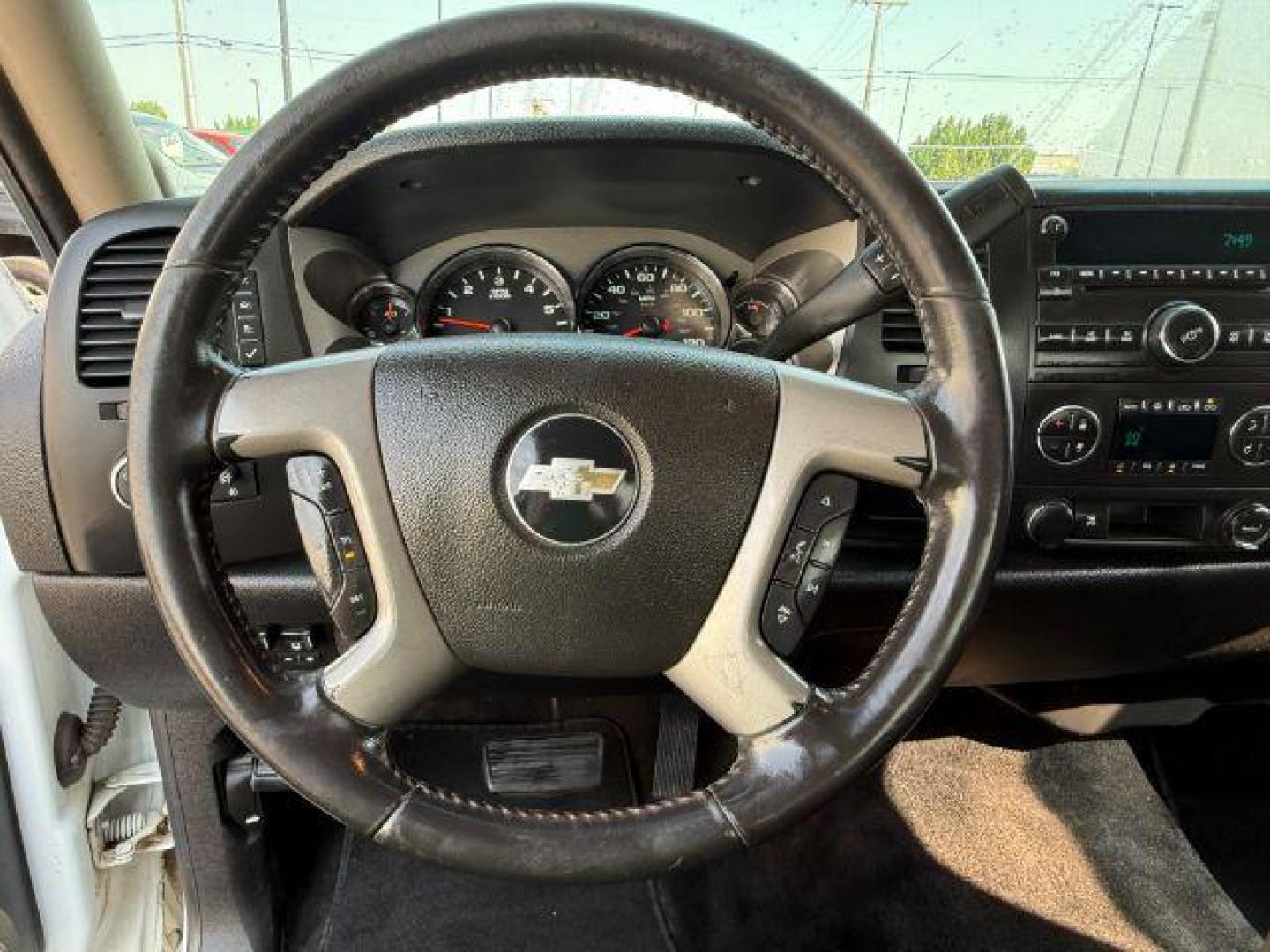 2011 Summit White /Ebony Chevrolet Silverado 1500 (1GCRKSE32BZ) with an 53L V8 engine, Automatic transmission, located at 1175 N Woodruff Ave, Idaho Falls, ID, 83401, 43.506901, -111.999657 - At Timberline Auto, finding a great deal on your next vehicle is always easy! Our experienced sales staff's goal is to help find you the right vehicle at the right price! Our knowledgeable finance department has options for almost any credit score. We offer extended service contract options to prote - Photo#28