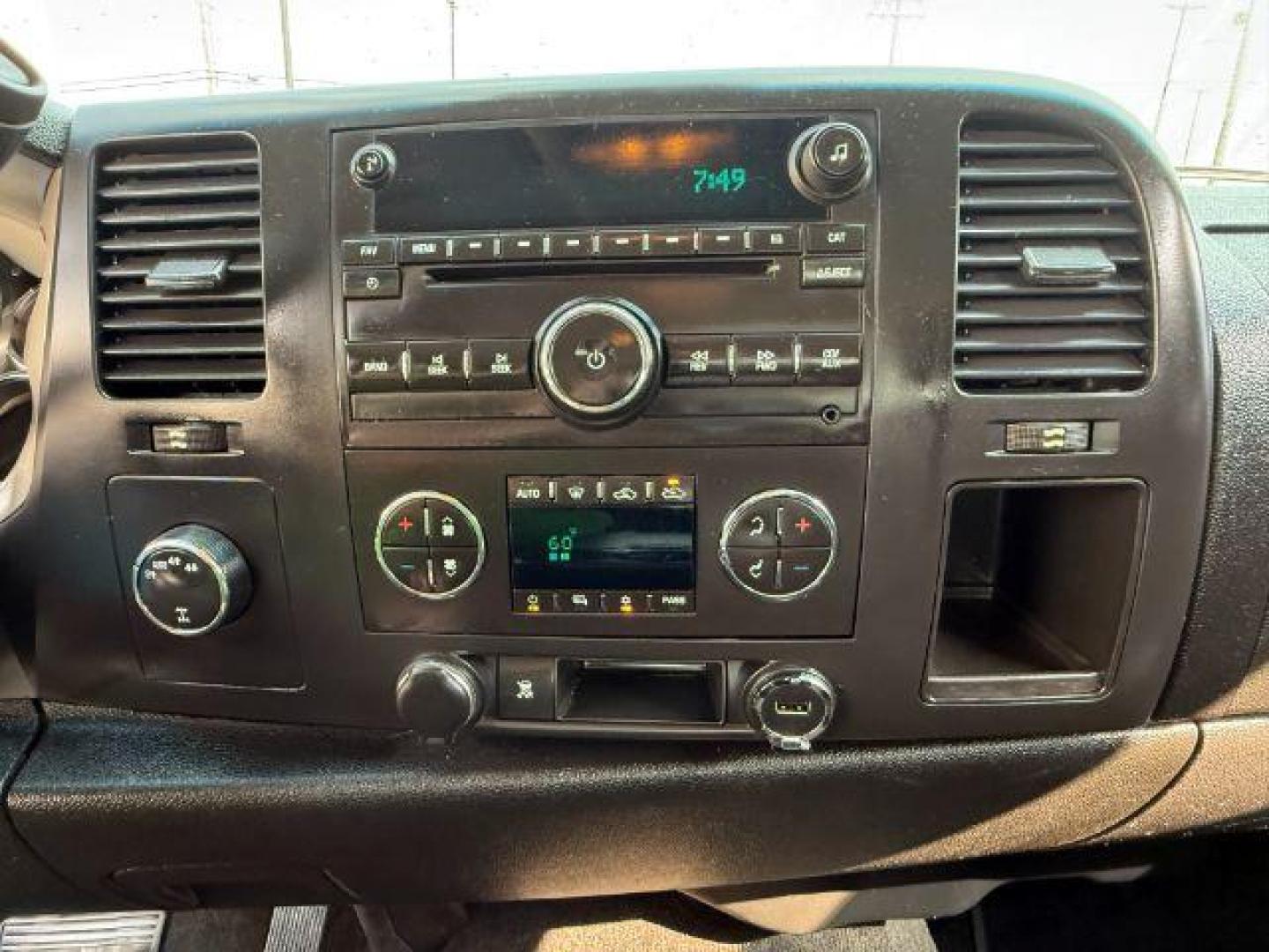 2011 Summit White /Ebony Chevrolet Silverado 1500 (1GCRKSE32BZ) with an 53L V8 engine, Automatic transmission, located at 1175 N Woodruff Ave, Idaho Falls, ID, 83401, 43.506901, -111.999657 - At Timberline Auto, finding a great deal on your next vehicle is always easy! Our experienced sales staff's goal is to help find you the right vehicle at the right price! Our knowledgeable finance department has options for almost any credit score. We offer extended service contract options to prote - Photo#29