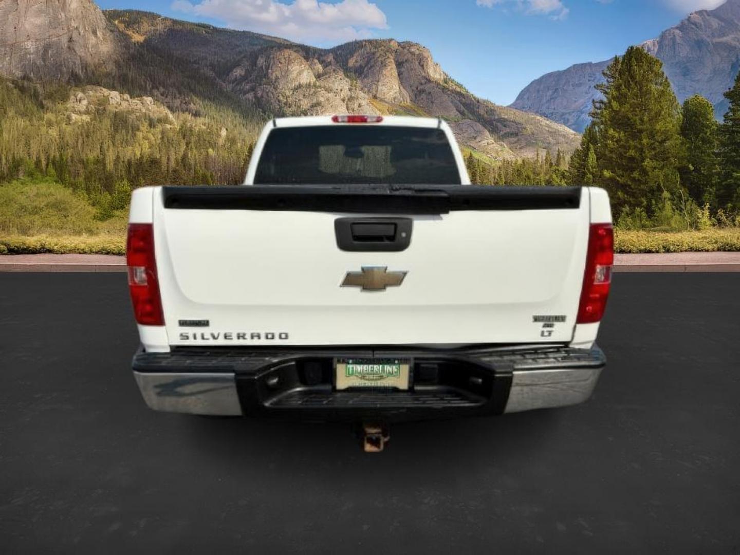 2011 Summit White /Ebony Chevrolet Silverado 1500 (1GCRKSE32BZ) with an 53L V8 engine, Automatic transmission, located at 1175 N Woodruff Ave, Idaho Falls, ID, 83401, 43.506901, -111.999657 - At Timberline Auto, finding a great deal on your next vehicle is always easy! Our experienced sales staff's goal is to help find you the right vehicle at the right price! Our knowledgeable finance department has options for almost any credit score. We offer extended service contract options to prote - Photo#3