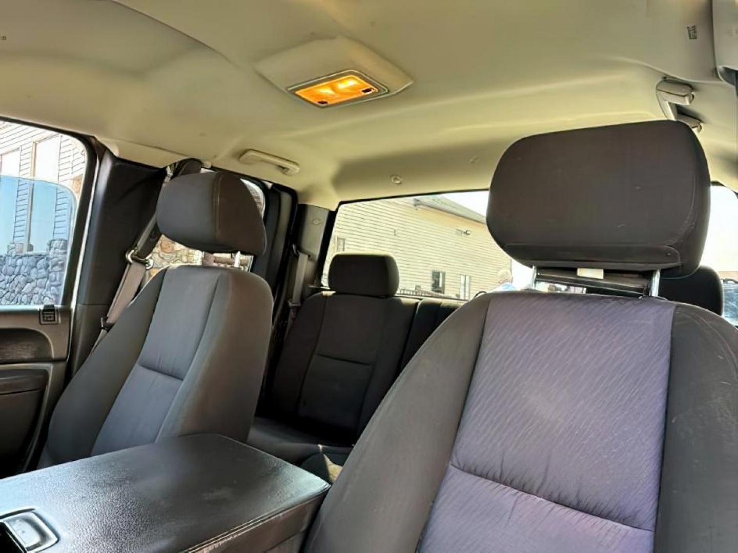 2011 Summit White /Ebony Chevrolet Silverado 1500 (1GCRKSE32BZ) with an 53L V8 engine, Automatic transmission, located at 1175 N Woodruff Ave, Idaho Falls, ID, 83401, 43.506901, -111.999657 - At Timberline Auto, finding a great deal on your next vehicle is always easy! Our experienced sales staff's goal is to help find you the right vehicle at the right price! Our knowledgeable finance department has options for almost any credit score. We offer extended service contract options to prote - Photo#13