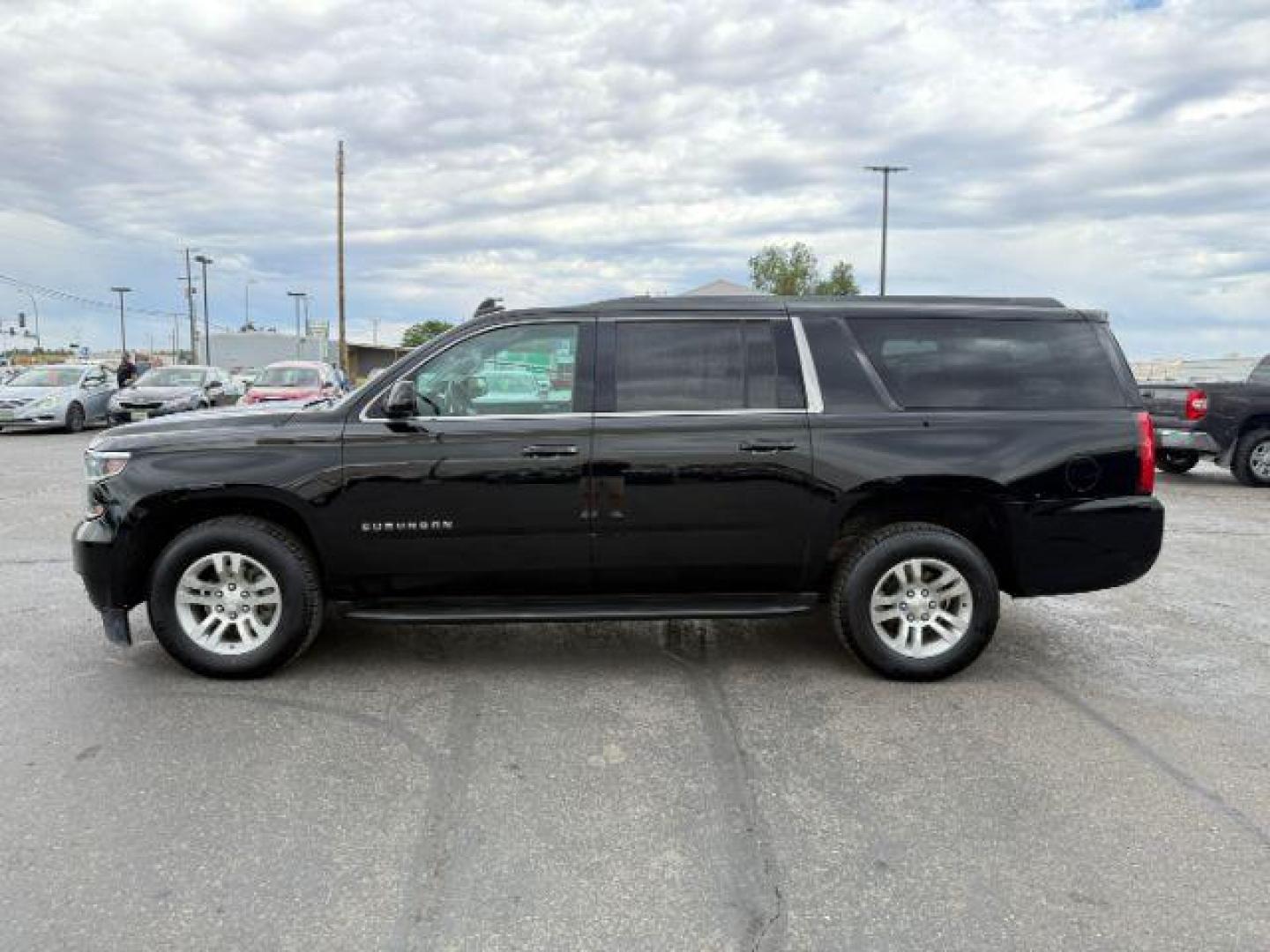 2018 Black /Jet Black Chevrolet Suburban LS (1GNSKGKC5JR) with an EcoTec3 5.3L V-8 gasoline direct injection engine, AUTOMATIC transmission, located at 1235 N Woodruff Ave., Idaho Falls, 83401, (208) 523-1053, 43.507172, -112.000488 - At Timberline Auto, finding a great deal on your next vehicle is always easy! Our experienced sales staff's goal is to help find you the right vehicle at the right price! Our knowledgeable finance department has options for almost any credit score. We offer extended service contract options to prote - Photo#1