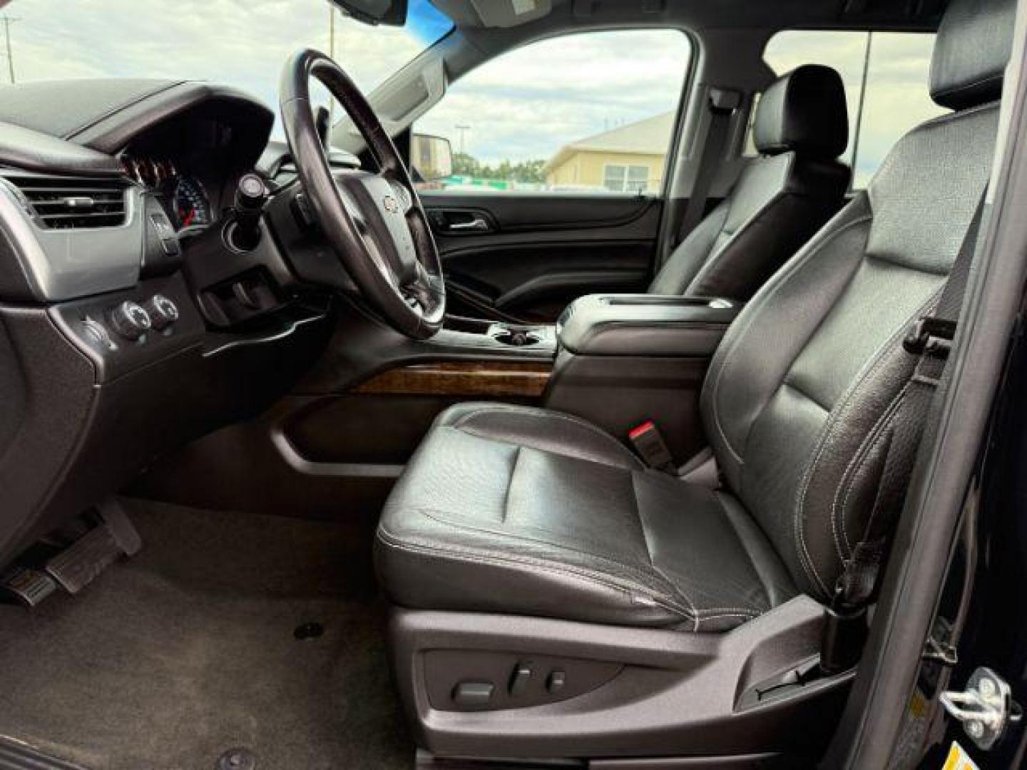 2018 Black /Jet Black Chevrolet Suburban LS (1GNSKGKC5JR) with an EcoTec3 5.3L V-8 gasoline direct injection engine, AUTOMATIC transmission, located at 1235 N Woodruff Ave., Idaho Falls, 83401, (208) 523-1053, 43.507172, -112.000488 - At Timberline Auto, finding a great deal on your next vehicle is always easy! Our experienced sales staff's goal is to help find you the right vehicle at the right price! Our knowledgeable finance department has options for almost any credit score. We offer extended service contract options to prote - Photo#13