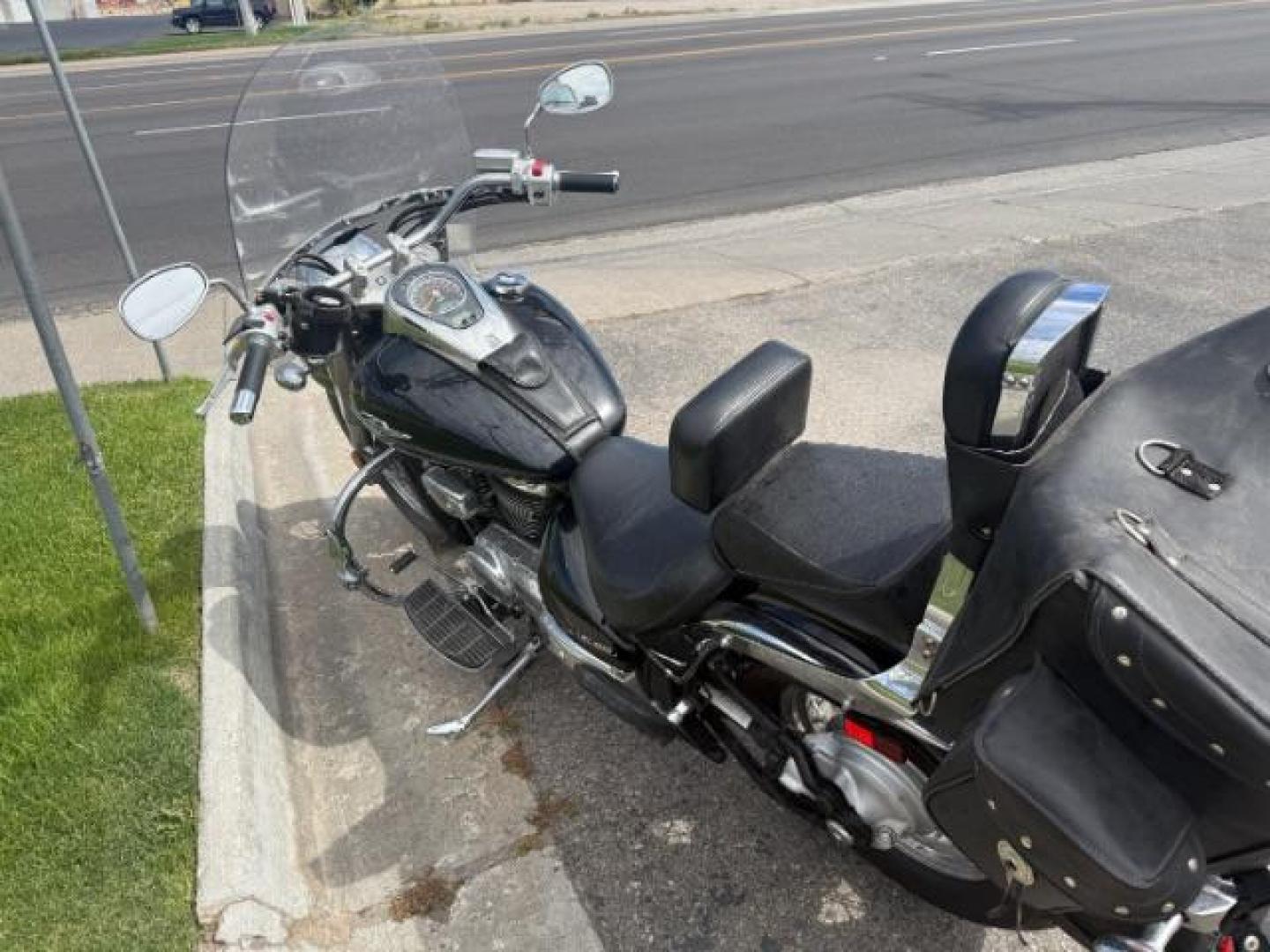 2009 BLACK /NA Suzuki Boulevard C50 (JS1VS55A692) with an 805 CC engine, Manual transmission, located at 1175 N Woodruff Ave, Idaho Falls, ID, 83401, 43.506901, -111.999657 - At Timberline Auto, finding a great deal on your next vehicle is always easy! Our experienced sales staff's goal is to help find you the right vehicle at the right price! Our knowledgeable finance department has options for almost any credit score. We offer extended service contract options to prote - Photo#8
