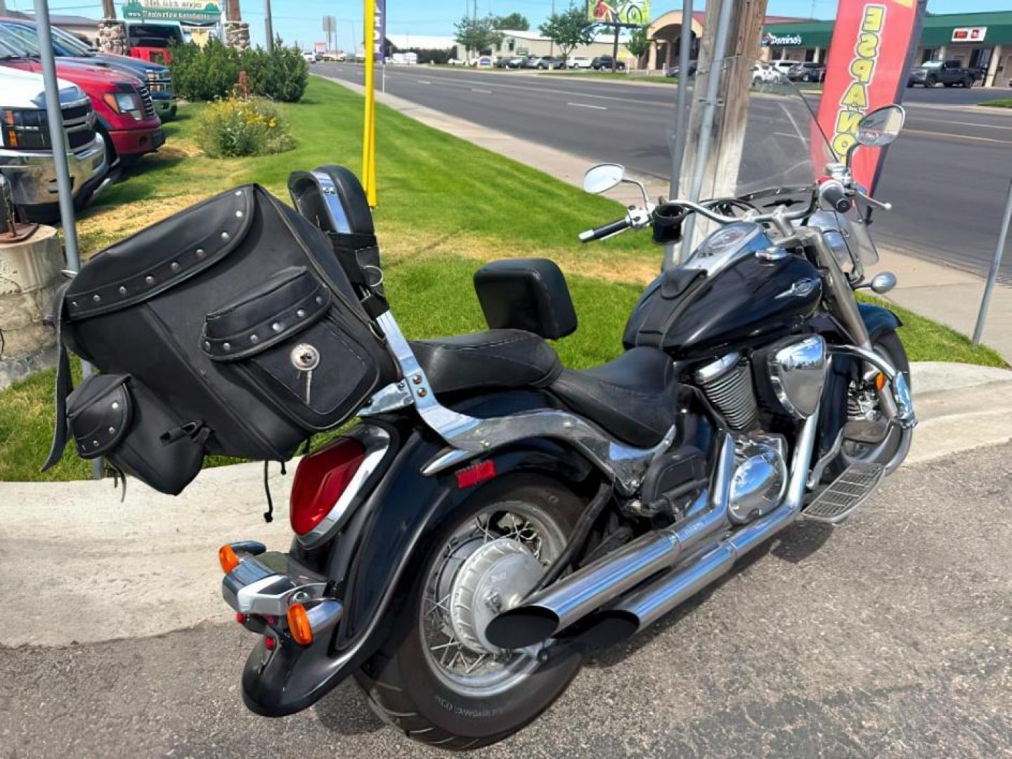 2009 BLACK /NA Suzuki Boulevard C50 (JS1VS55A692) with an 805 CC engine, Manual transmission, located at 1175 N Woodruff Ave, Idaho Falls, ID, 83401, 43.506901, -111.999657 - At Timberline Auto, finding a great deal on your next vehicle is always easy! Our experienced sales staff's goal is to help find you the right vehicle at the right price! Our knowledgeable finance department has options for almost any credit score. We offer extended service contract options to prote - Photo#2