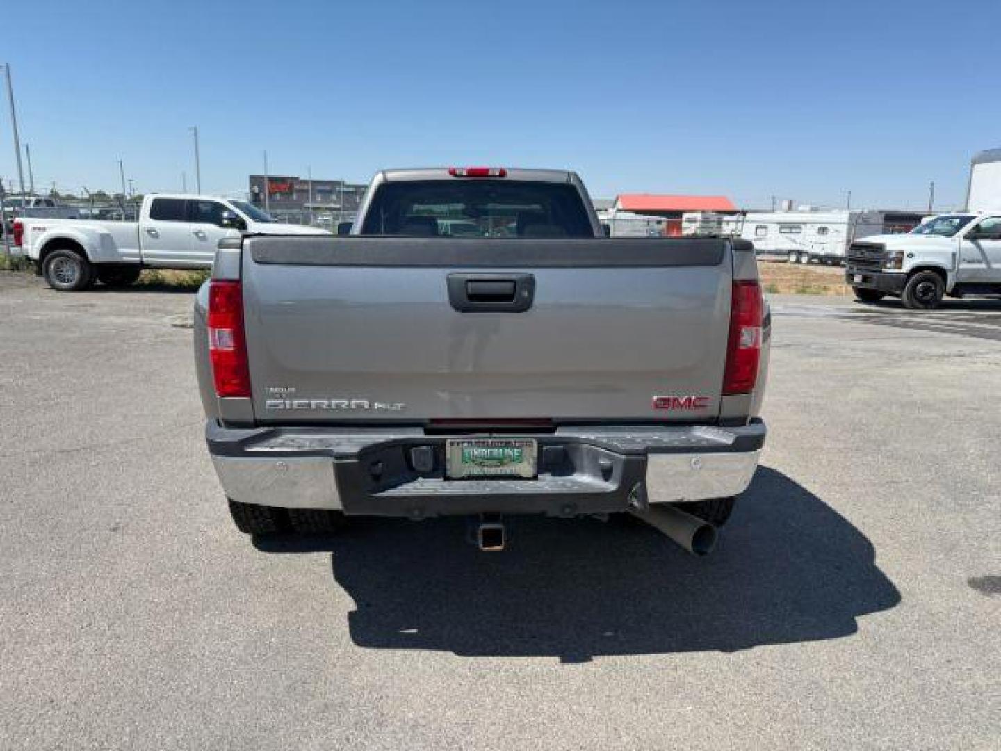 2008 GRAY /Ebony GMC Sierra 3500HD (1GTJK33688F) with an 66 engine, Automatic transmission, located at 1175 N Woodruff Ave, Idaho Falls, ID, 83401, 43.506901, -111.999657 - At Timberline Auto, finding a great deal on your next vehicle is always easy! Our experienced sales staff's goal is to help find you the right vehicle at the right price! Our knowledgeable finance department has options for almost any credit score. We offer extended service contract options to prote - Photo#26