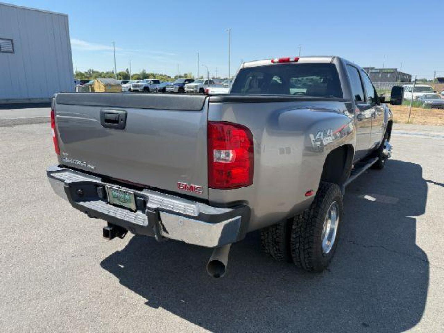 2008 GRAY /Ebony GMC Sierra 3500HD (1GTJK33688F) with an 66 engine, Automatic transmission, located at 1175 N Woodruff Ave, Idaho Falls, ID, 83401, 43.506901, -111.999657 - At Timberline Auto, finding a great deal on your next vehicle is always easy! Our experienced sales staff's goal is to help find you the right vehicle at the right price! Our knowledgeable finance department has options for almost any credit score. We offer extended service contract options to prote - Photo#28