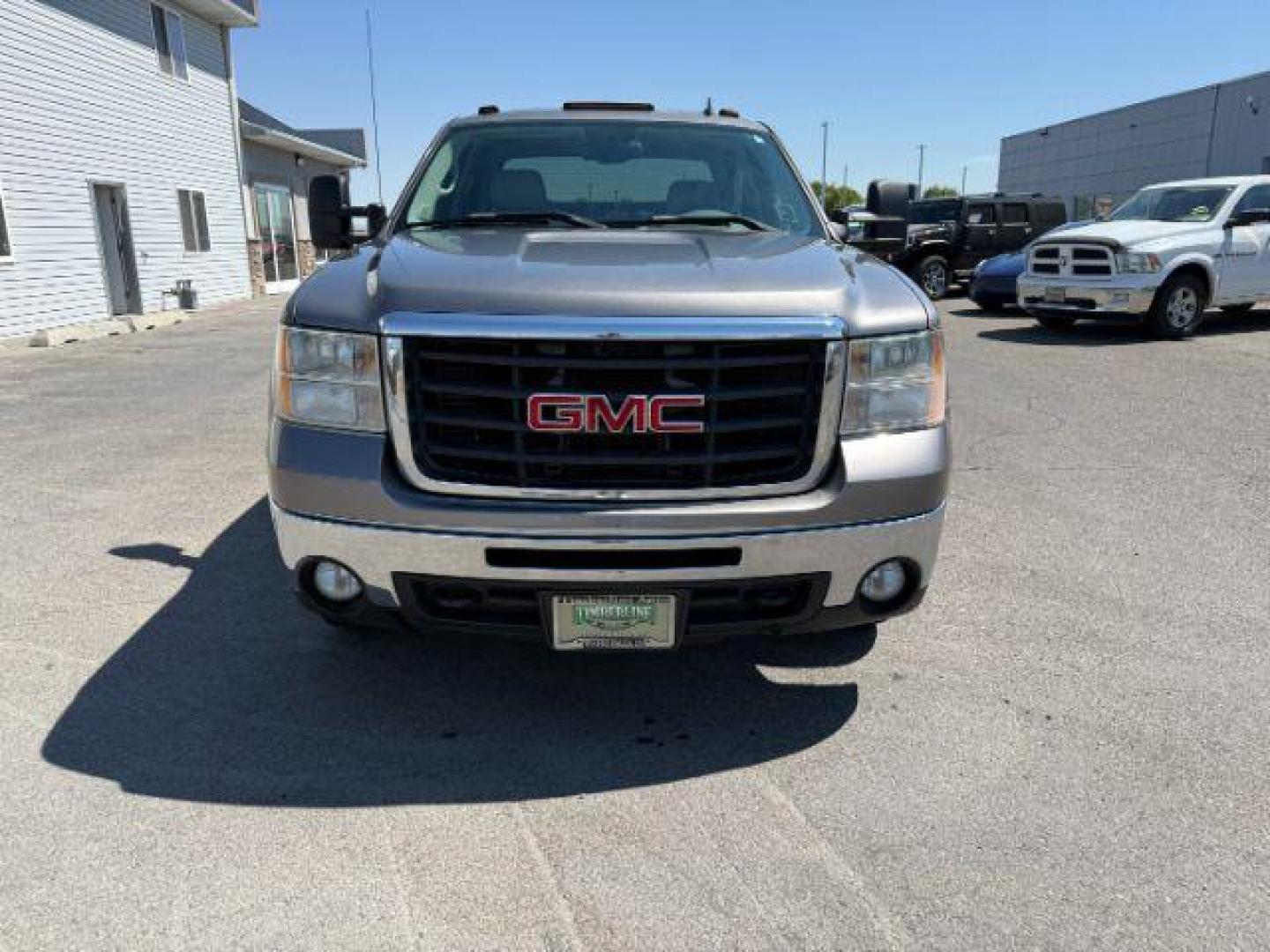 2008 GRAY /Ebony GMC Sierra 3500HD (1GTJK33688F) with an 66 engine, Automatic transmission, located at 1175 N Woodruff Ave, Idaho Falls, ID, 83401, 43.506901, -111.999657 - At Timberline Auto, finding a great deal on your next vehicle is always easy! Our experienced sales staff's goal is to help find you the right vehicle at the right price! Our knowledgeable finance department has options for almost any credit score. We offer extended service contract options to prote - Photo#31