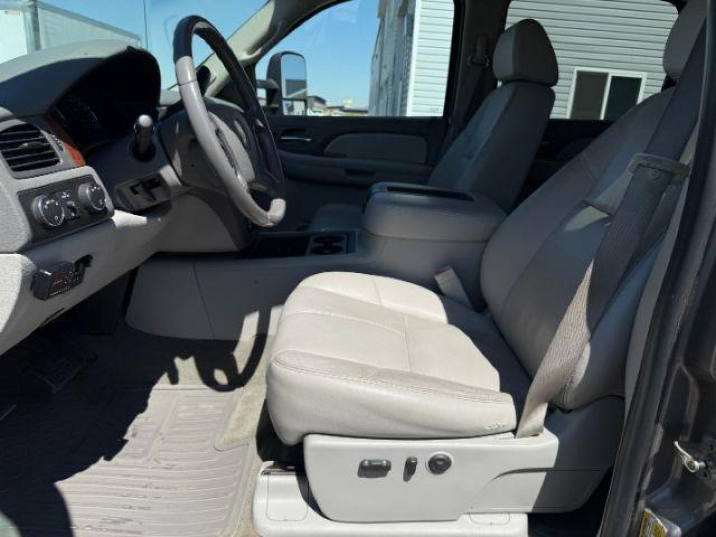 2008 GRAY /Ebony GMC Sierra 3500HD (1GTJK33688F) with an 66 engine, Automatic transmission, located at 1175 N Woodruff Ave, Idaho Falls, ID, 83401, 43.506901, -111.999657 - At Timberline Auto, finding a great deal on your next vehicle is always easy! Our experienced sales staff's goal is to help find you the right vehicle at the right price! Our knowledgeable finance department has options for almost any credit score. We offer extended service contract options to prote - Photo#34