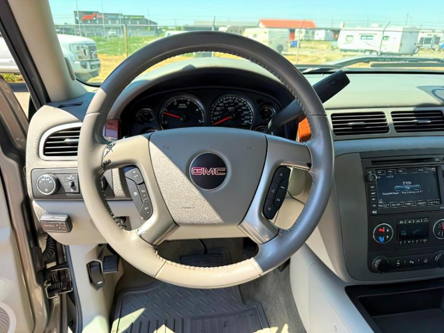 2008 GRAY /Ebony GMC Sierra 3500HD (1GTJK33688F) with an 66 engine, Automatic transmission, located at 1175 N Woodruff Ave, Idaho Falls, ID, 83401, 43.506901, -111.999657 - At Timberline Auto, finding a great deal on your next vehicle is always easy! Our experienced sales staff's goal is to help find you the right vehicle at the right price! Our knowledgeable finance department has options for almost any credit score. We offer extended service contract options to prote - Photo#13
