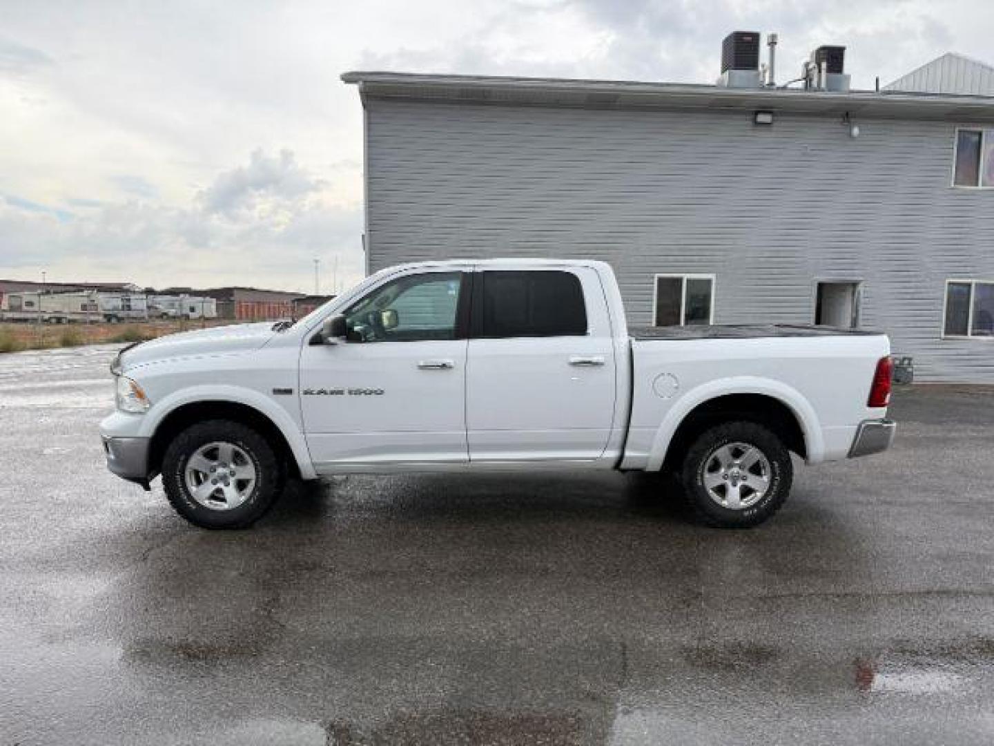 2012 WHITE /CLOTH Ram 1500 (1C6RD7LT5CS) with an 57 engine, Automatic transmission, located at 1175 N Woodruff Ave, Idaho Falls, ID, 83401, 43.506901, -111.999657 - At Timberline Auto, finding a great deal on your next vehicle is always easy! Our experienced sales staff's goal is to help find you the right vehicle at the right price! Our knowledgeable finance department has options for almost any credit score. We offer extended service contract options to prote - Photo#21