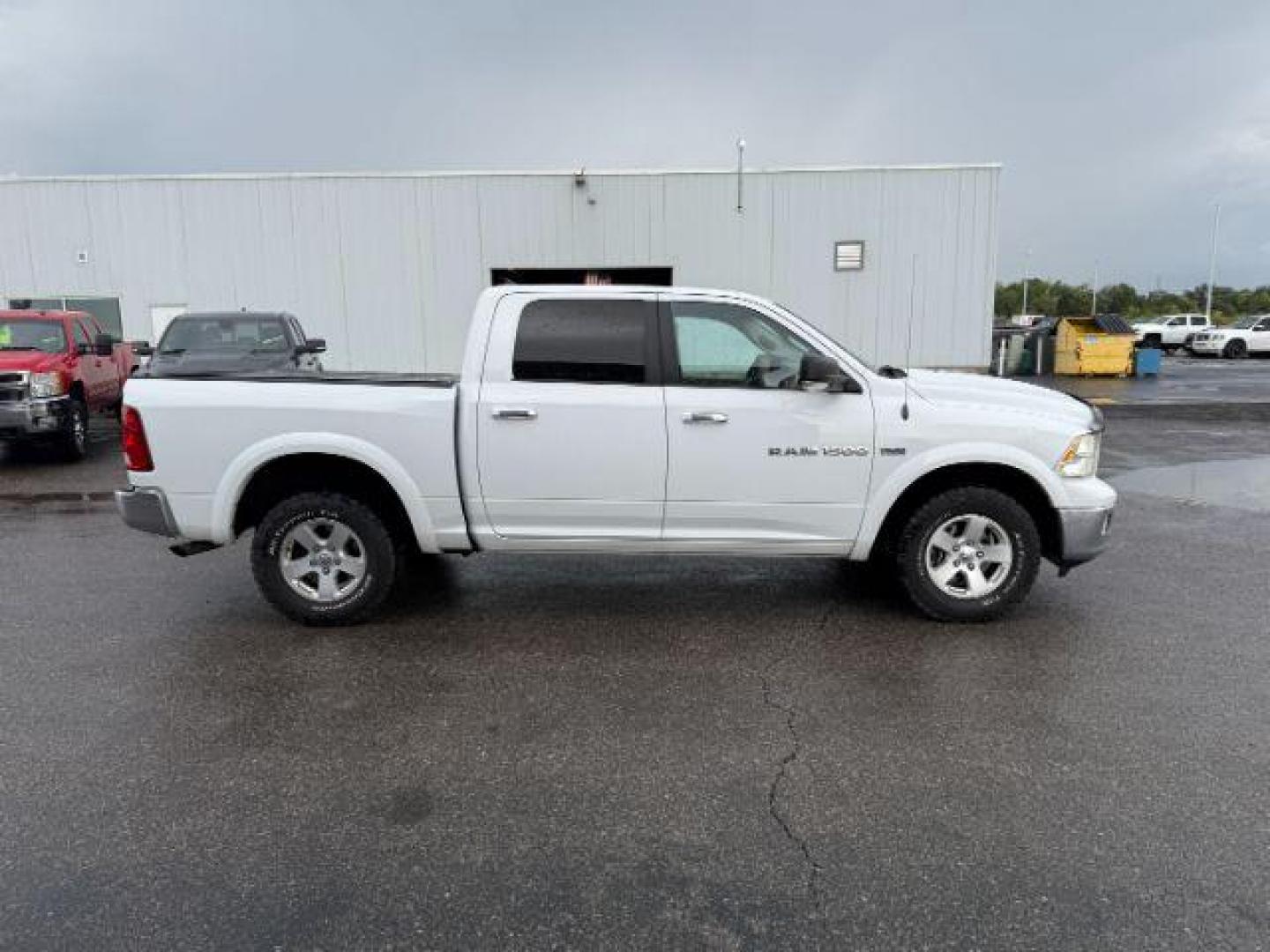 2012 WHITE /CLOTH Ram 1500 (1C6RD7LT5CS) with an 57 engine, Automatic transmission, located at 1175 N Woodruff Ave, Idaho Falls, ID, 83401, 43.506901, -111.999657 - At Timberline Auto, finding a great deal on your next vehicle is always easy! Our experienced sales staff's goal is to help find you the right vehicle at the right price! Our knowledgeable finance department has options for almost any credit score. We offer extended service contract options to prote - Photo#25
