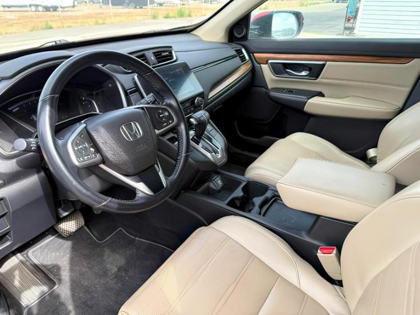 2017 Basque Red Pearl II /Ivory Honda CR-V (5J6RW2H83HL) with an 15L I-4 gasoline direct injection engine, Automatic transmission, located at 1175 N Woodruff Ave, Idaho Falls, ID, 83401, 43.506901, -111.999657 - At Timberline Auto, finding a great deal on your next vehicle is always easy! Our experienced sales staff's goal is to help find you the right vehicle at the right price! Our knowledgeable finance department has options for almost any credit score. We offer extended service contract options to prote - Photo#13