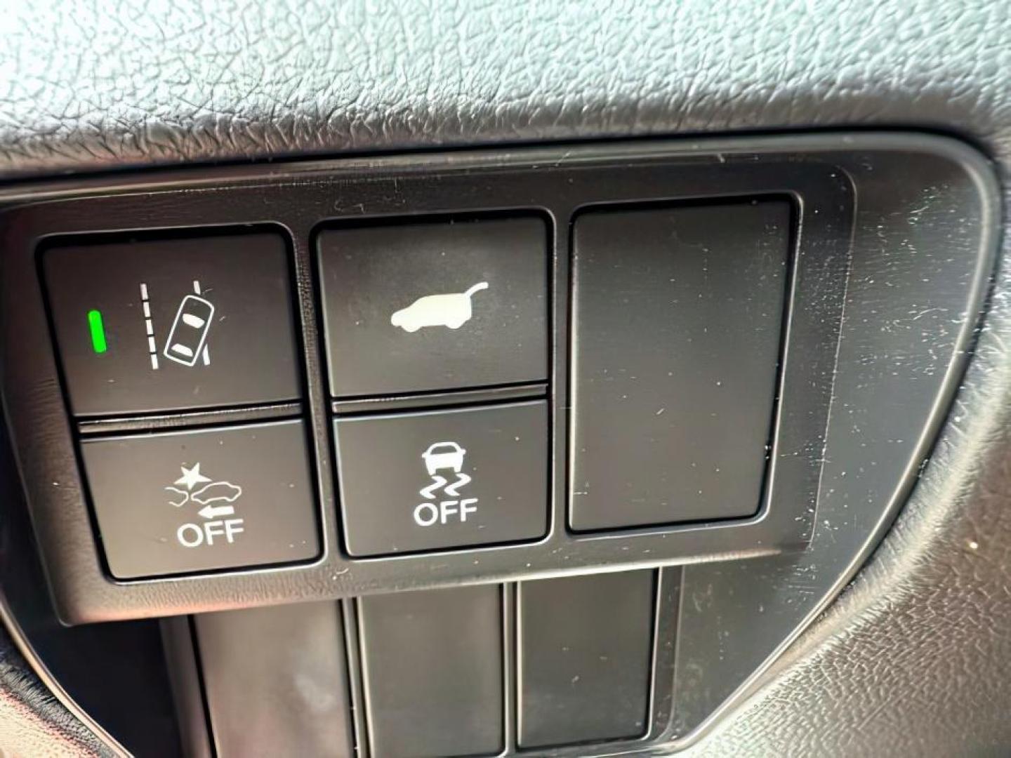 2017 Basque Red Pearl II /Ivory Honda CR-V (5J6RW2H83HL) with an 15L I-4 gasoline direct injection engine, Automatic transmission, located at 1175 N Woodruff Ave, Idaho Falls, ID, 83401, 43.506901, -111.999657 - At Timberline Auto, finding a great deal on your next vehicle is always easy! Our experienced sales staff's goal is to help find you the right vehicle at the right price! Our knowledgeable finance department has options for almost any credit score. We offer extended service contract options to prote - Photo#16