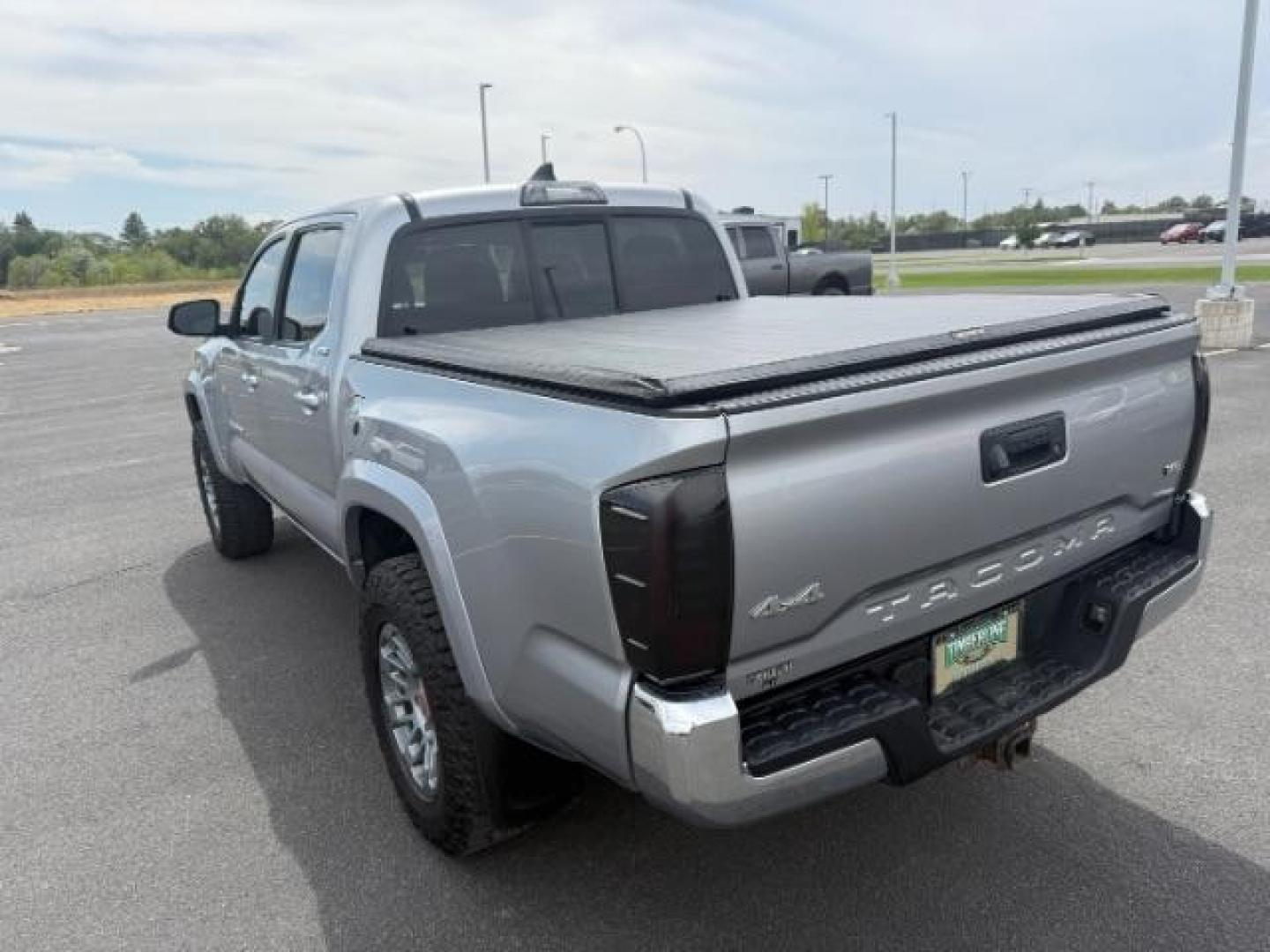 2017 SILVER /CLOTH Toyota Tacoma (3TMCZ5AN1HM) with an 35 engine, Automatic transmission, located at 1175 N Woodruff Ave, Idaho Falls, ID, 83401, 43.506901, -111.999657 - At Timberline Auto, finding a great deal on your next vehicle is always easy! Our experienced sales staff's goal is to help find you the right vehicle at the right price! Our knowledgeable finance department has options for almost any credit score. We offer extended service contract options to prote - Photo#25