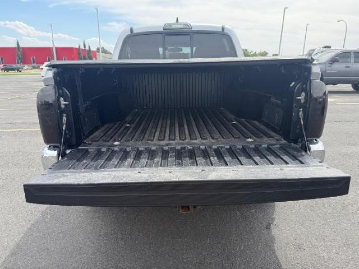 2017 SILVER /CLOTH Toyota Tacoma (3TMCZ5AN1HM) with an 35 engine, Automatic transmission, located at 1175 N Woodruff Ave, Idaho Falls, ID, 83401, 43.506901, -111.999657 - At Timberline Auto, finding a great deal on your next vehicle is always easy! Our experienced sales staff's goal is to help find you the right vehicle at the right price! Our knowledgeable finance department has options for almost any credit score. We offer extended service contract options to prote - Photo#40