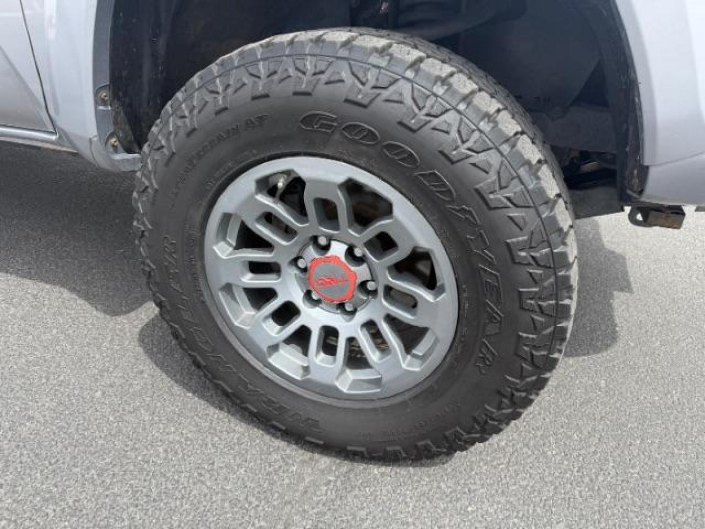 2017 SILVER /CLOTH Toyota Tacoma (3TMCZ5AN1HM) with an 35 engine, Automatic transmission, located at 1175 N Woodruff Ave, Idaho Falls, ID, 83401, 43.506901, -111.999657 - At Timberline Auto, finding a great deal on your next vehicle is always easy! Our experienced sales staff's goal is to help find you the right vehicle at the right price! Our knowledgeable finance department has options for almost any credit score. We offer extended service contract options to prote - Photo#41