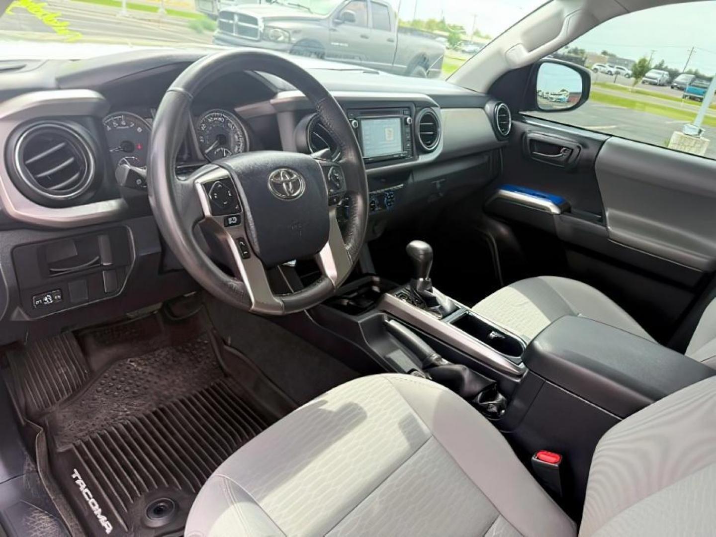 2017 SILVER /CLOTH Toyota Tacoma (3TMCZ5AN1HM) with an 35 engine, Automatic transmission, located at 1175 N Woodruff Ave, Idaho Falls, ID, 83401, 43.506901, -111.999657 - At Timberline Auto, finding a great deal on your next vehicle is always easy! Our experienced sales staff's goal is to help find you the right vehicle at the right price! Our knowledgeable finance department has options for almost any credit score. We offer extended service contract options to prote - Photo#7