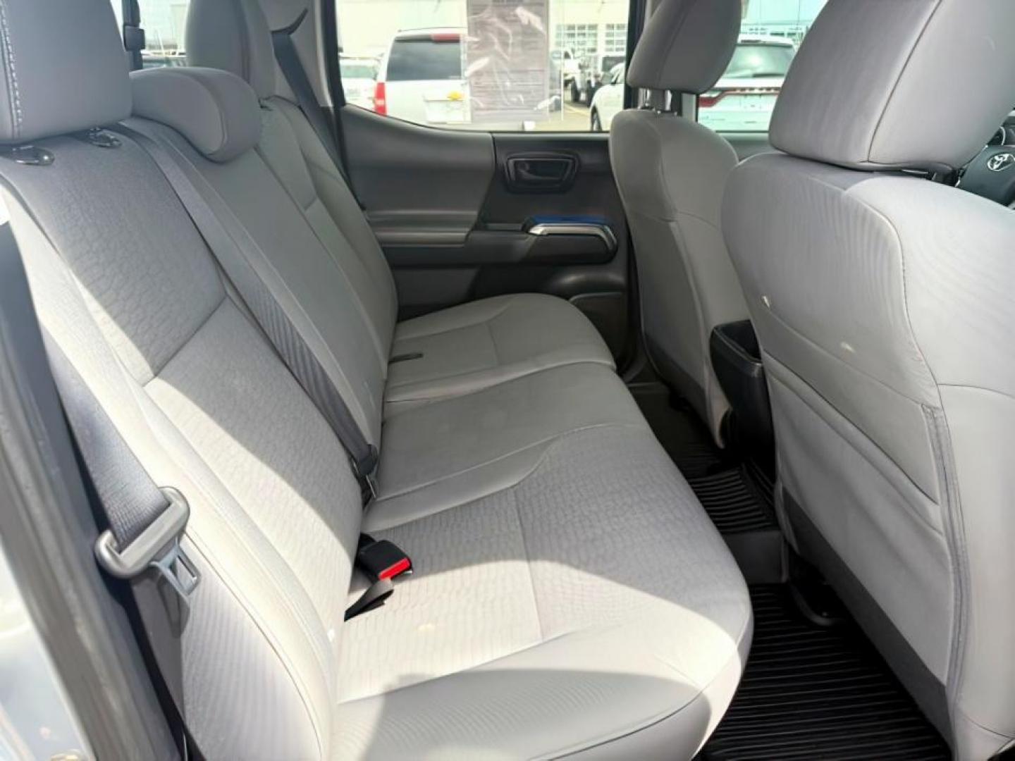 2017 SILVER /CLOTH Toyota Tacoma (3TMCZ5AN1HM) with an 35 engine, Automatic transmission, located at 1175 N Woodruff Ave, Idaho Falls, ID, 83401, 43.506901, -111.999657 - At Timberline Auto, finding a great deal on your next vehicle is always easy! Our experienced sales staff's goal is to help find you the right vehicle at the right price! Our knowledgeable finance department has options for almost any credit score. We offer extended service contract options to prote - Photo#11