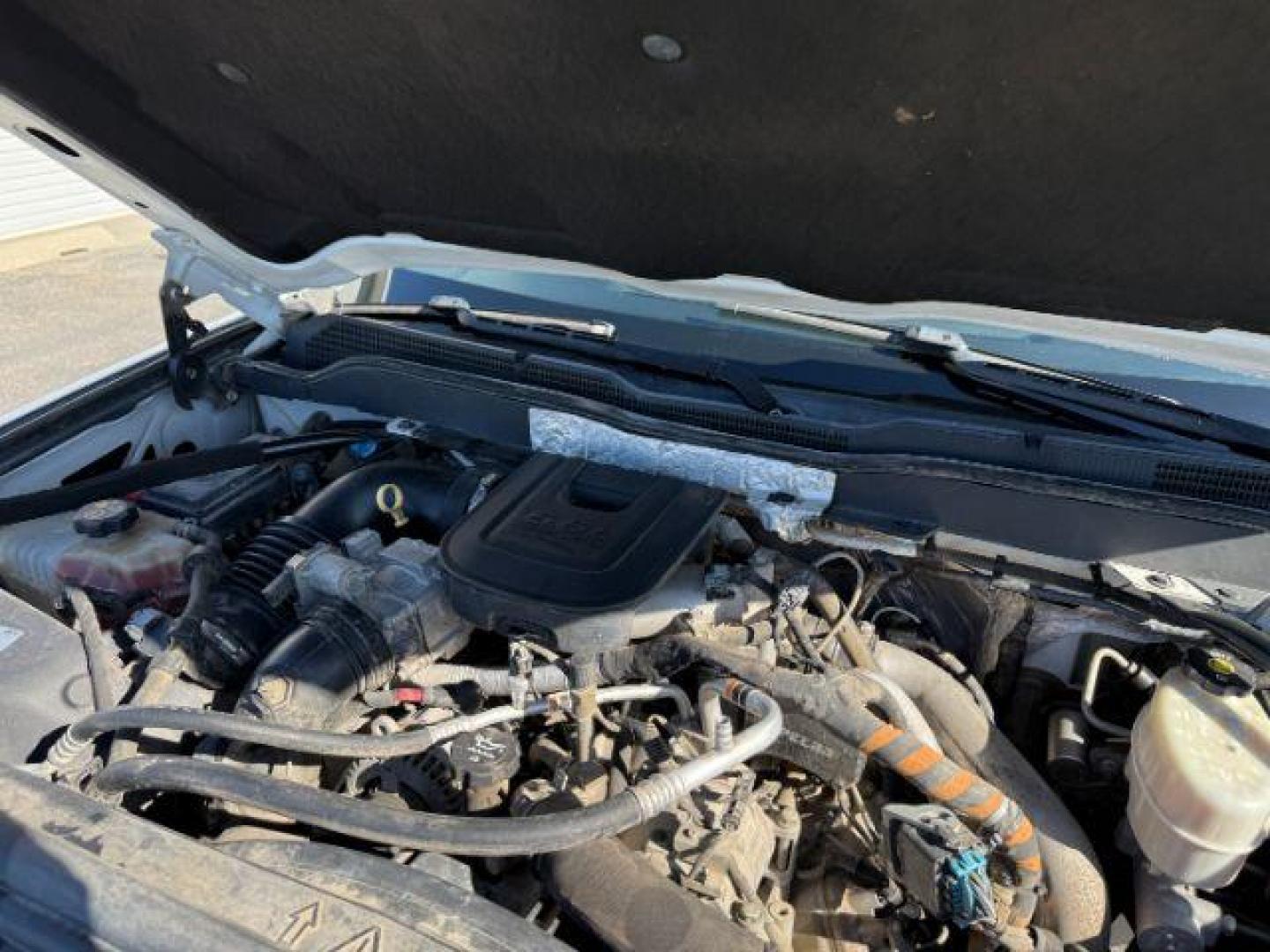 2016 WHITE /LEATHER Chevrolet Silverado 3500HD (1GC4K0C81GF) with an 66 engine, Automatic transmission, located at 1175 N Woodruff Ave, Idaho Falls, ID, 83401, 43.506901, -111.999657 - At Timberline Auto, finding a great deal on your next vehicle is always easy! Our experienced sales staff's goal is to help find you the right vehicle at the right price! Our knowledgeable finance department has options for almost any credit score. We offer extended service contract options to prote - Photo#47