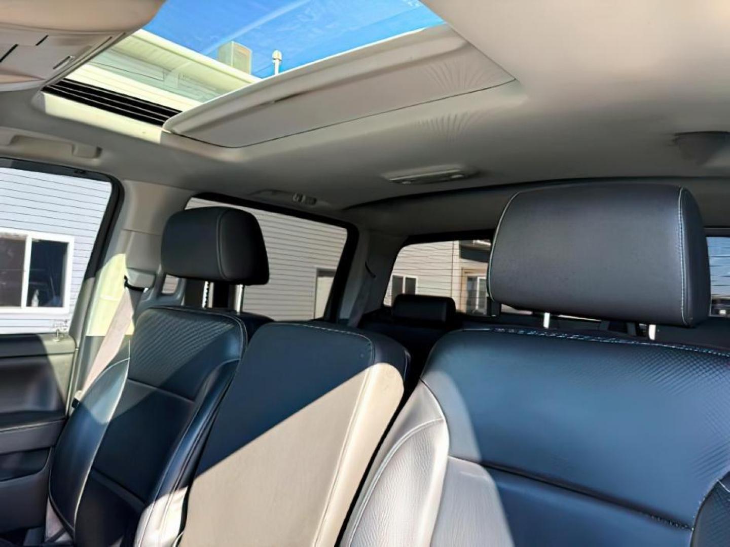 2016 WHITE /LEATHER Chevrolet Silverado 3500HD (1GC4K0C81GF) with an 66 engine, Automatic transmission, located at 1175 N Woodruff Ave, Idaho Falls, ID, 83401, 43.506901, -111.999657 - At Timberline Auto, finding a great deal on your next vehicle is always easy! Our experienced sales staff's goal is to help find you the right vehicle at the right price! Our knowledgeable finance department has options for almost any credit score. We offer extended service contract options to prote - Photo#19