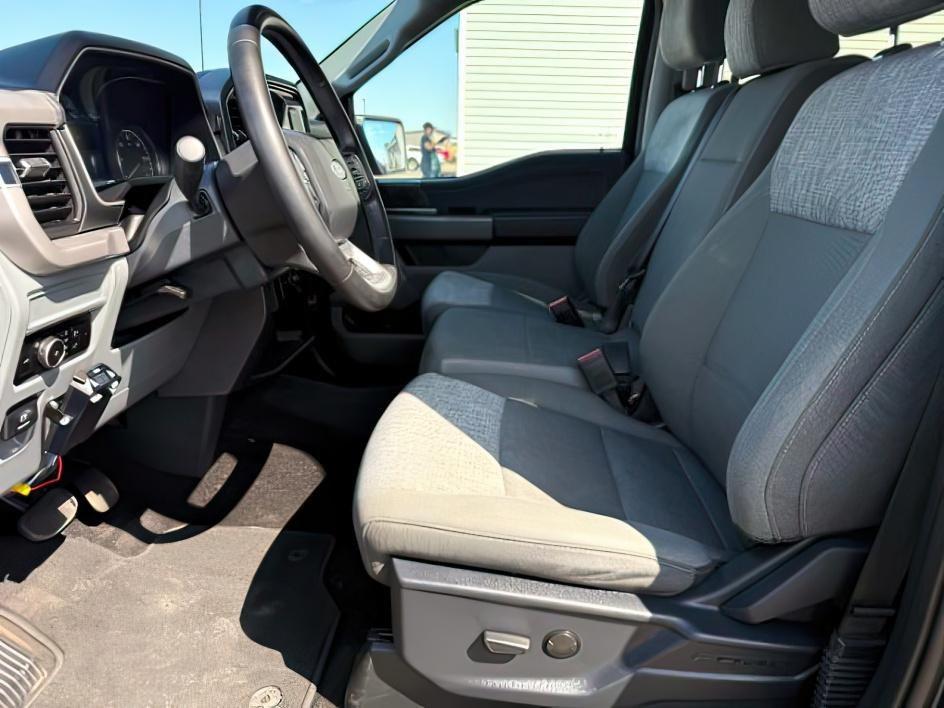 2023 BLUE /BLACK Ford F-150 XLT (1FTFW1E53PK) with an 5.0L engine, AUTO transmission, located at 1235 N Woodruff Ave., Idaho Falls, 83401, (208) 523-1053, 43.507172, -112.000488 - At Timberline Auto, finding a great deal on your next vehicle is always easy! Our experienced sales staff's goal is to help find you the right vehicle at the right price! Our knowledgeable finance department has options for almost any credit score. We offer extended service contract options to prote - Photo#12