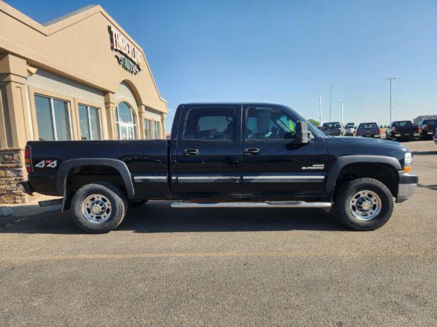 2002 Onyx Black /Graphite Chevrolet Silverado 2500HD (1GCHK23162F) with an Duramax 66L V-8 diesel direct injection engine, Automatic transmission, located at 1175 N Woodruff Ave, Idaho Falls, ID, 83401, 43.506901, -111.999657 - At Timberline Auto, finding a great deal on your next vehicle is always easy! Our experienced sales staff's goal is to help find you the right vehicle at the right price! Our knowledgeable finance department has options for almost any credit score. We offer extended service contract options to prote - Photo#11