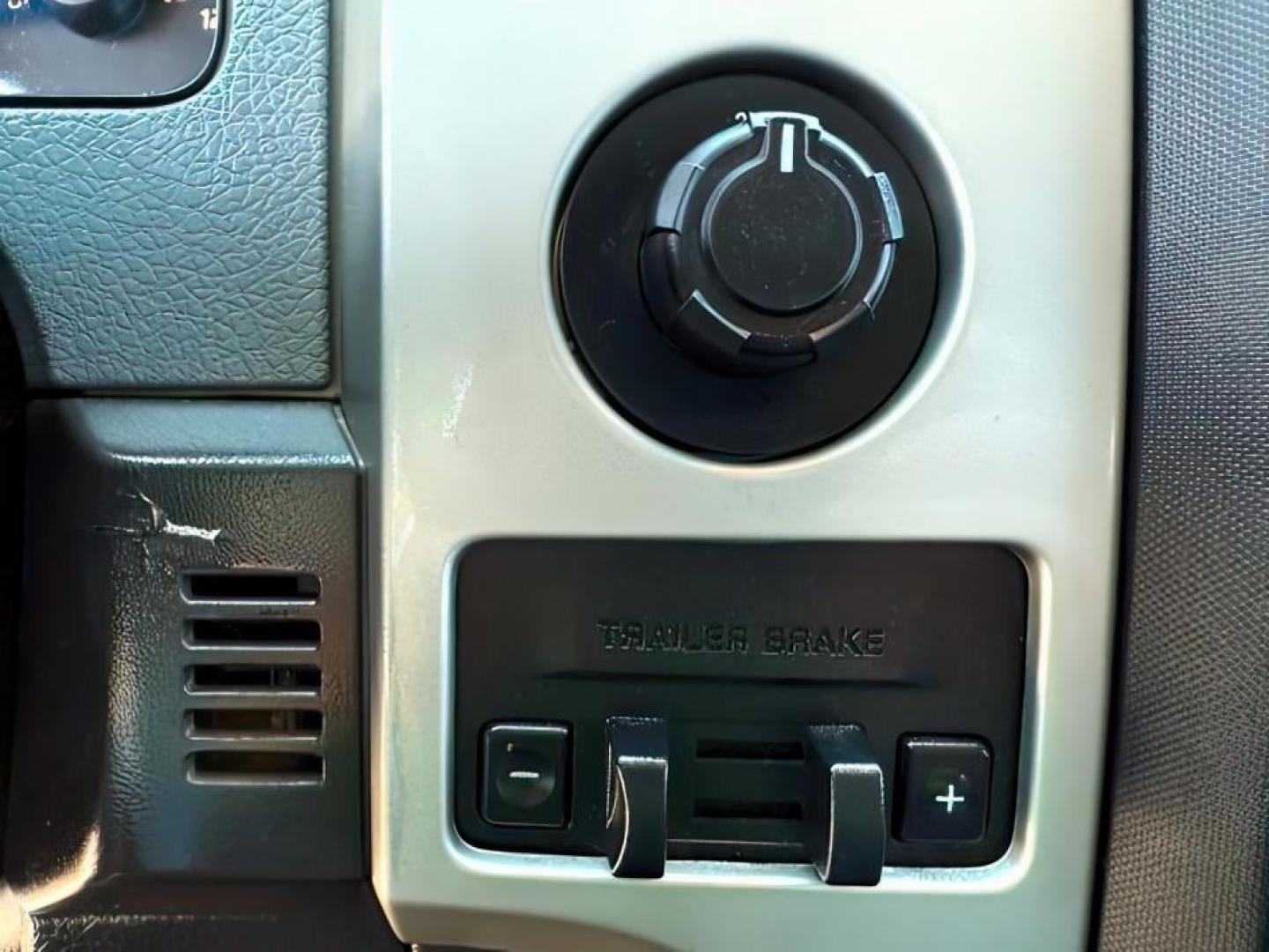 2013 Oxford White /Steel Gray Ford F-150 (1FTFX1ET2DK) with an EcoBoost 35L V-6 gasoline direct injection engine, Automatic transmission, located at 1175 N Woodruff Ave, Idaho Falls, ID, 83401, 43.506901, -111.999657 - At Timberline Auto, finding a great deal on your next vehicle is always easy! Our experienced sales staff's goal is to help find you the right vehicle at the right price! Our knowledgeable finance department has options for almost any credit score. We offer extended service contract options to prote - Photo#14